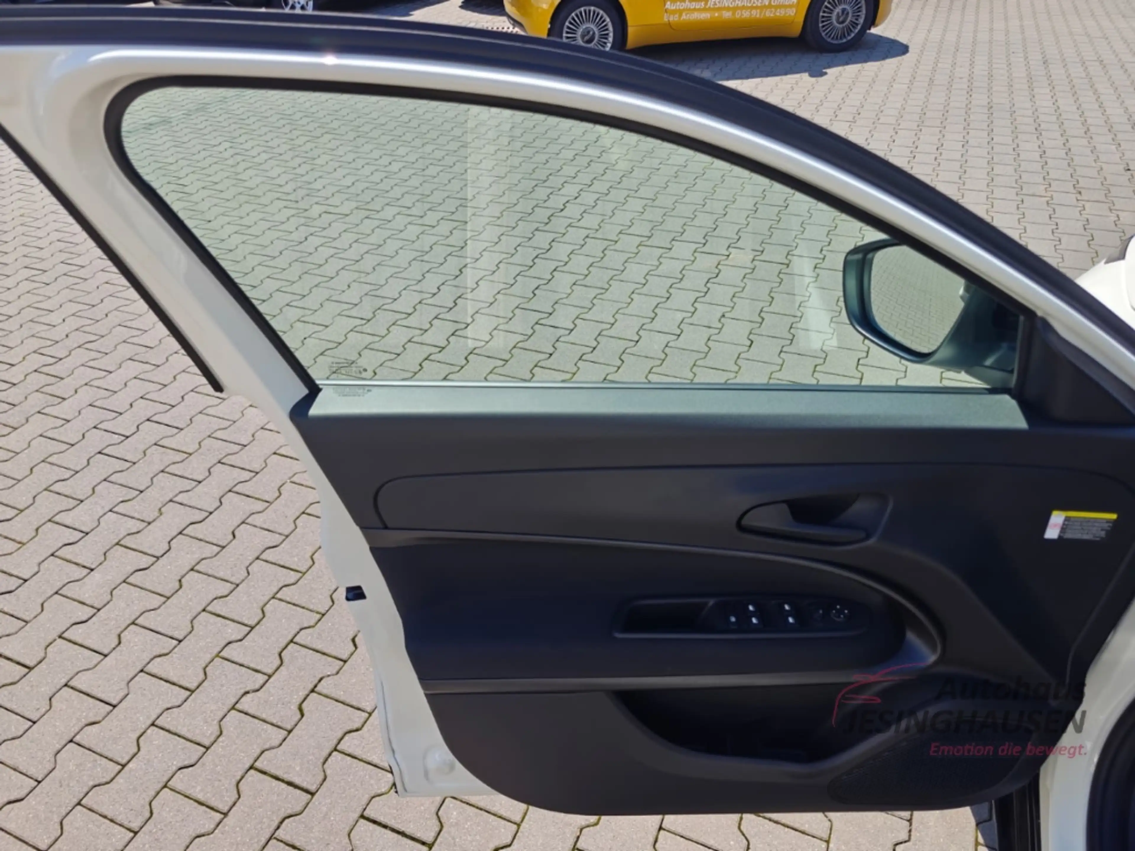 Fiat 600 Street Edition+WinterP.+PDC+ Apple Carplay+Digital — photo 13