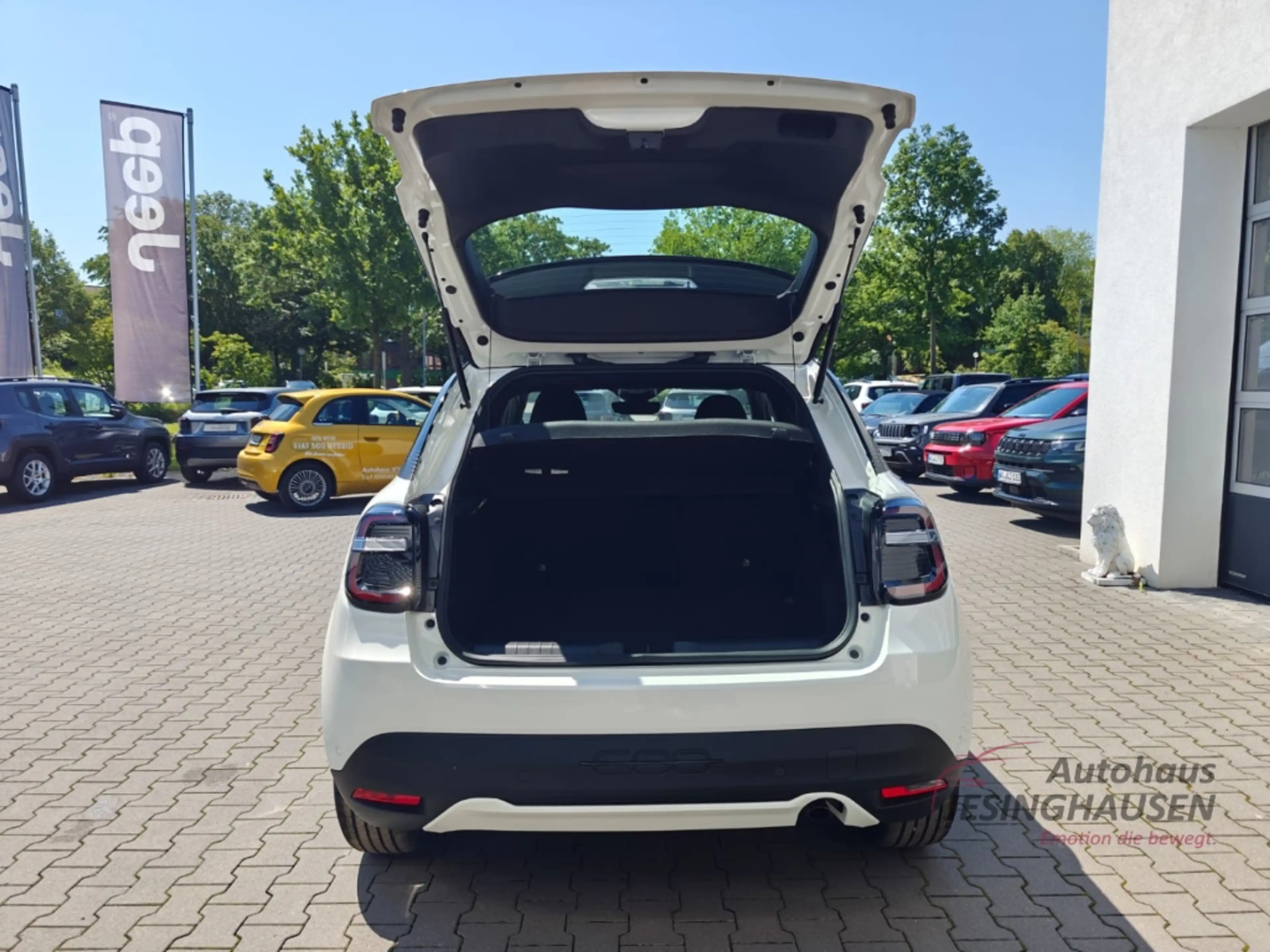 Fiat 600 Street Edition+WinterP.+PDC+ Apple Carplay+Digital — photo 7