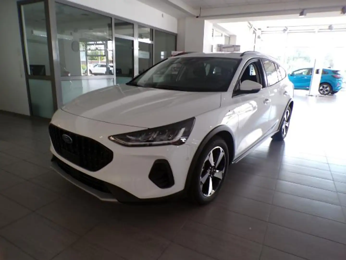 Ford Focus Active X Turnier Automatik AHK / TWA / FGS 5 Jahre Weiß - 2