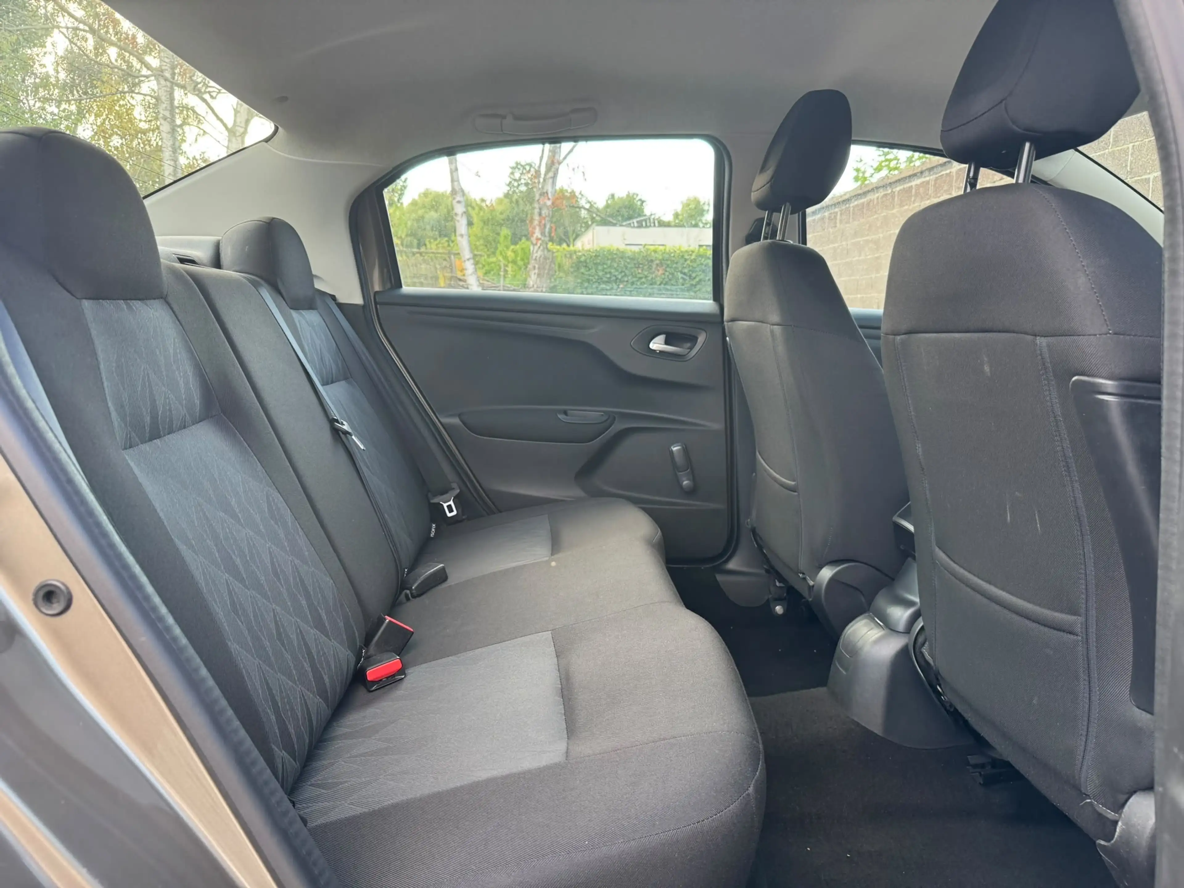 Citroen C-Elysée C-Elysee 1.2 PureTech Seduction  98000 km  garantie — photo 11