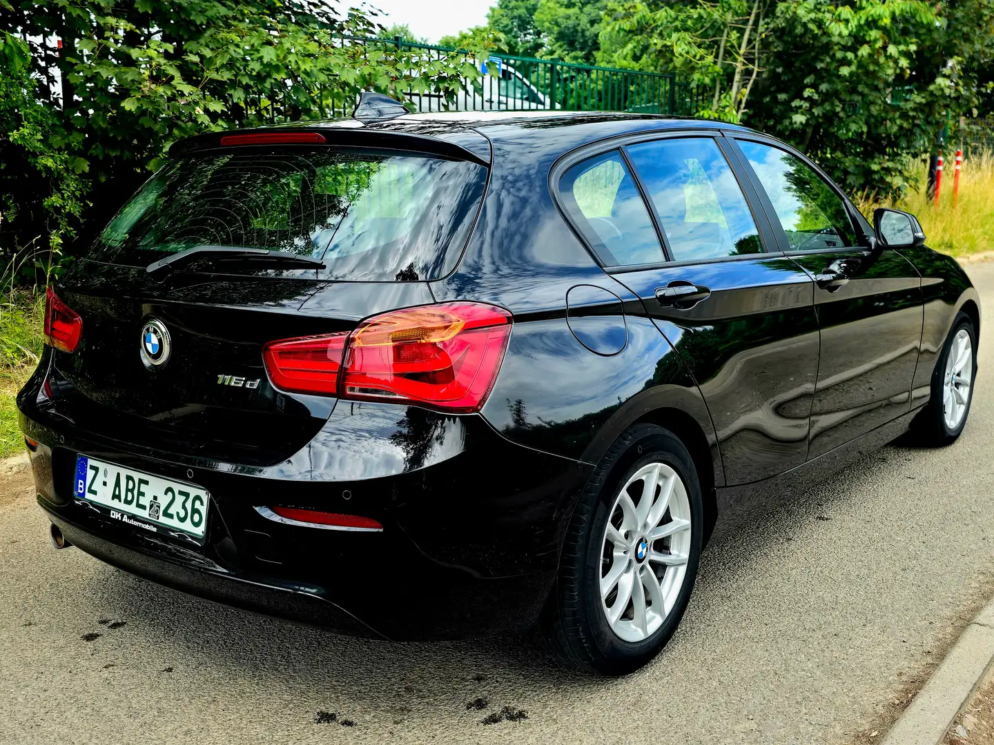 BMW 116 d * AIRCO * NAVI * CARNET * EURO6 * GARANTIE * Noir - 2