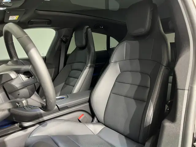Porsche Taycan view 22