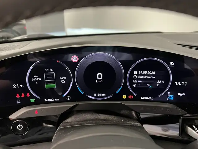 Porsche Taycan view 29
