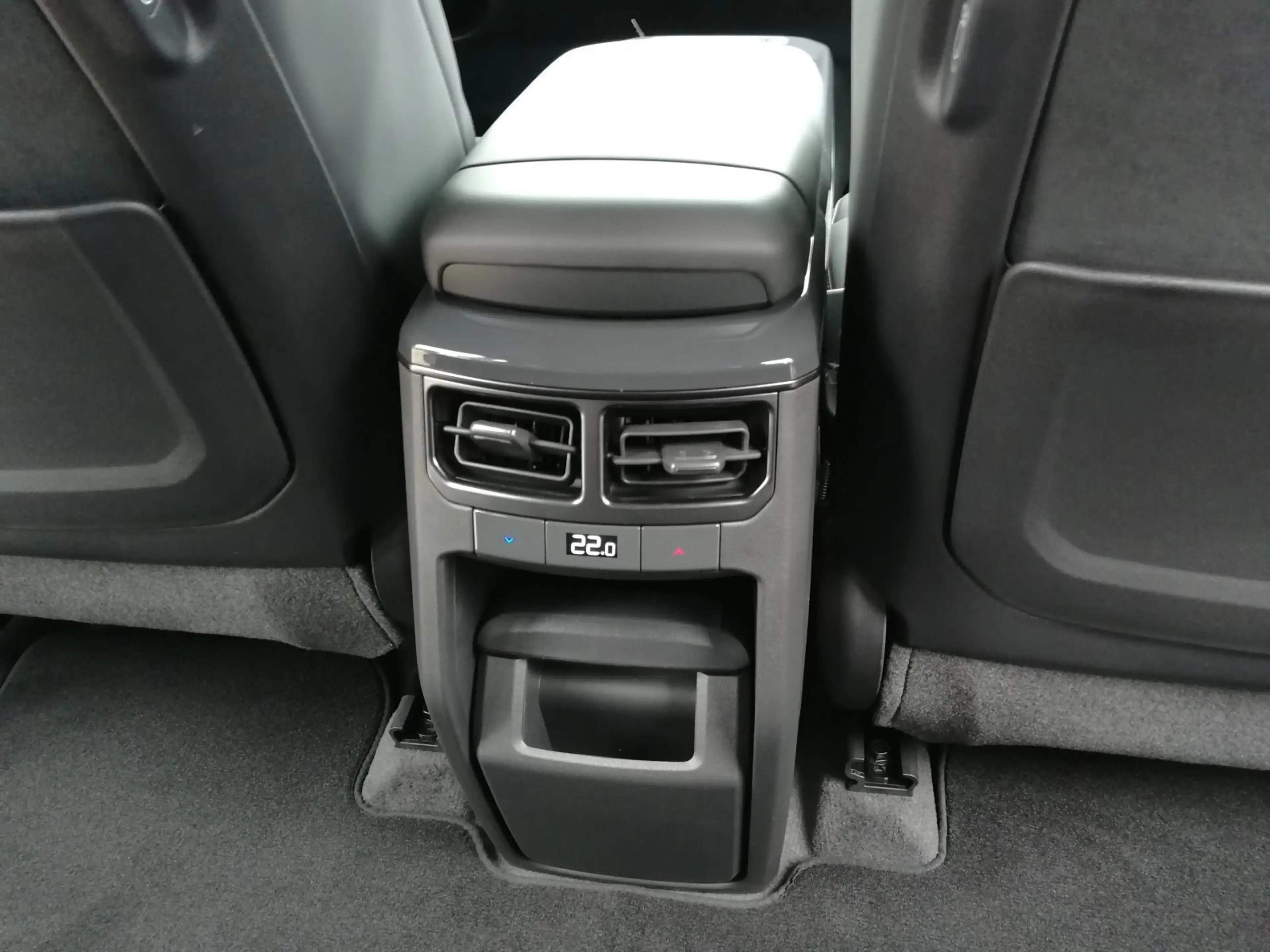 Kia EV5 GT AWD STD 306PS WÄRME HdUp LEDER 360 MASSAG — photo 13