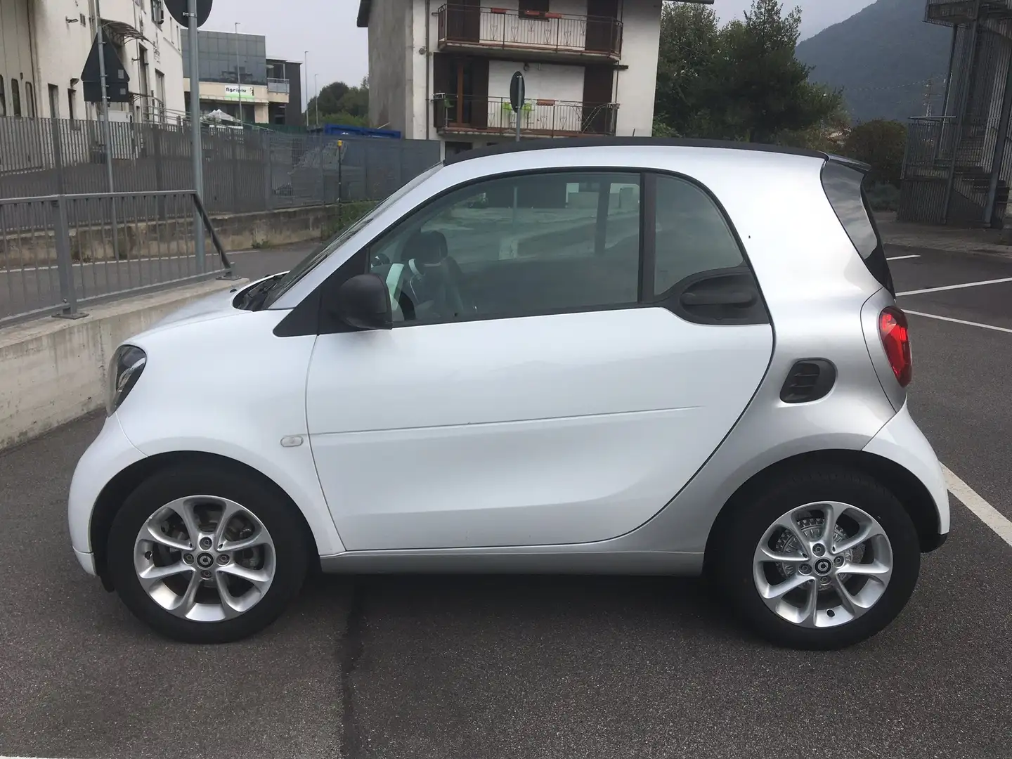 smart forTwo Fortwo 1.0 Youngster 71cv c/S.S. Blanc - 2