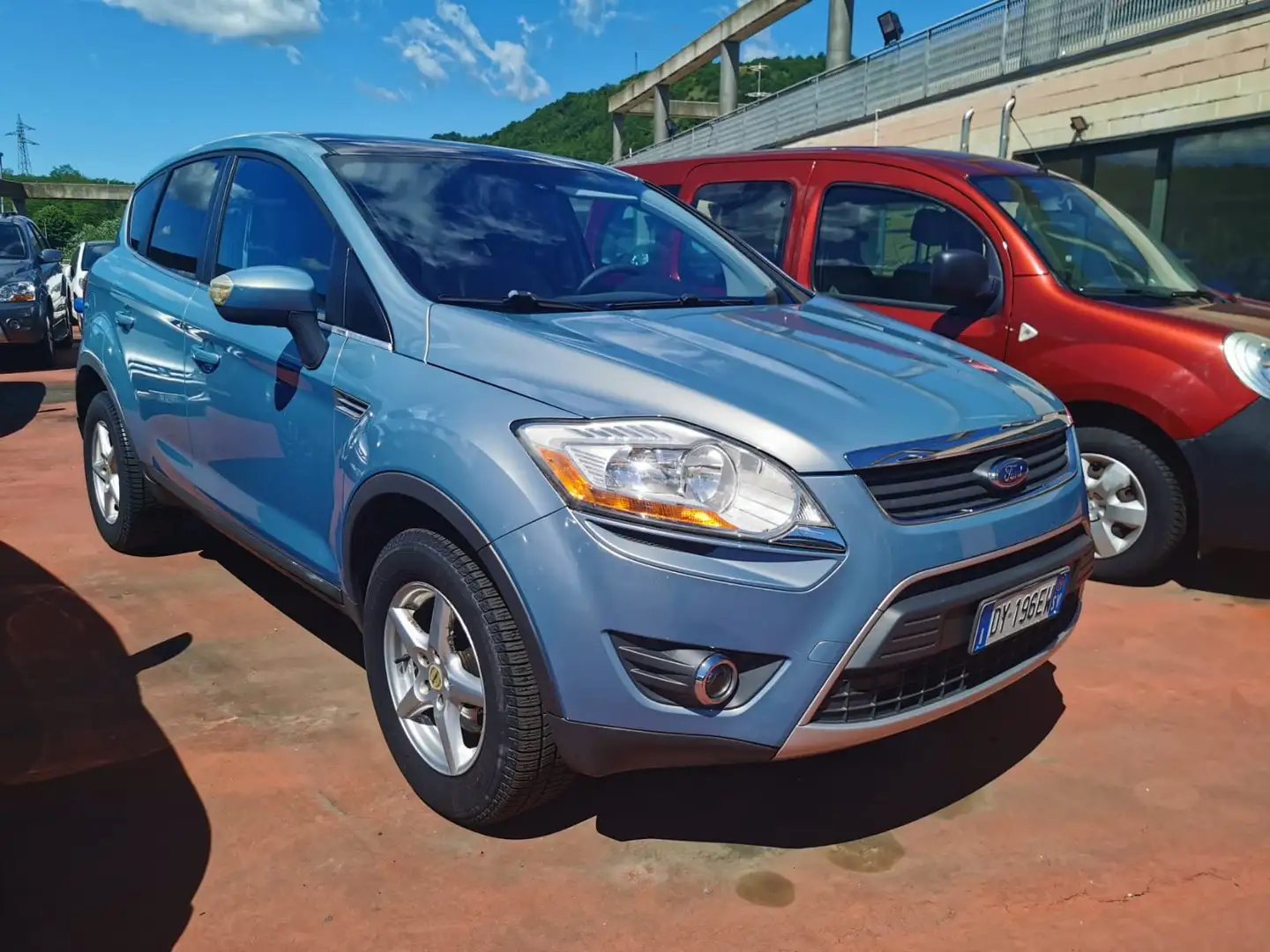 Ford Kuga 2.0 tdci Titanium 4wd 136cv dpf Blau - 1
