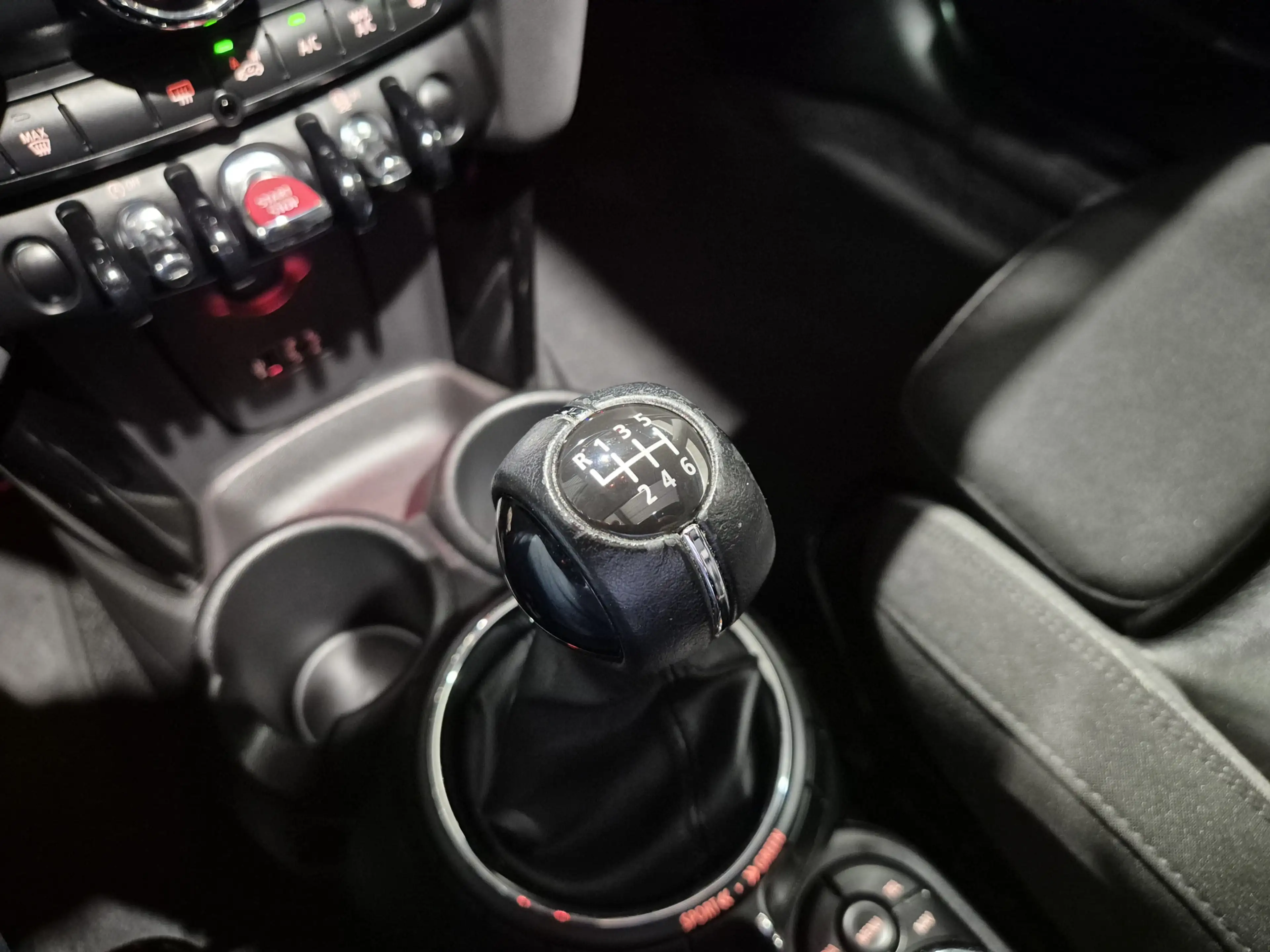 MINI Cooper S 3-Deurs 2.0 Panorama | LED | Navigatie | Cruise | — photo 33