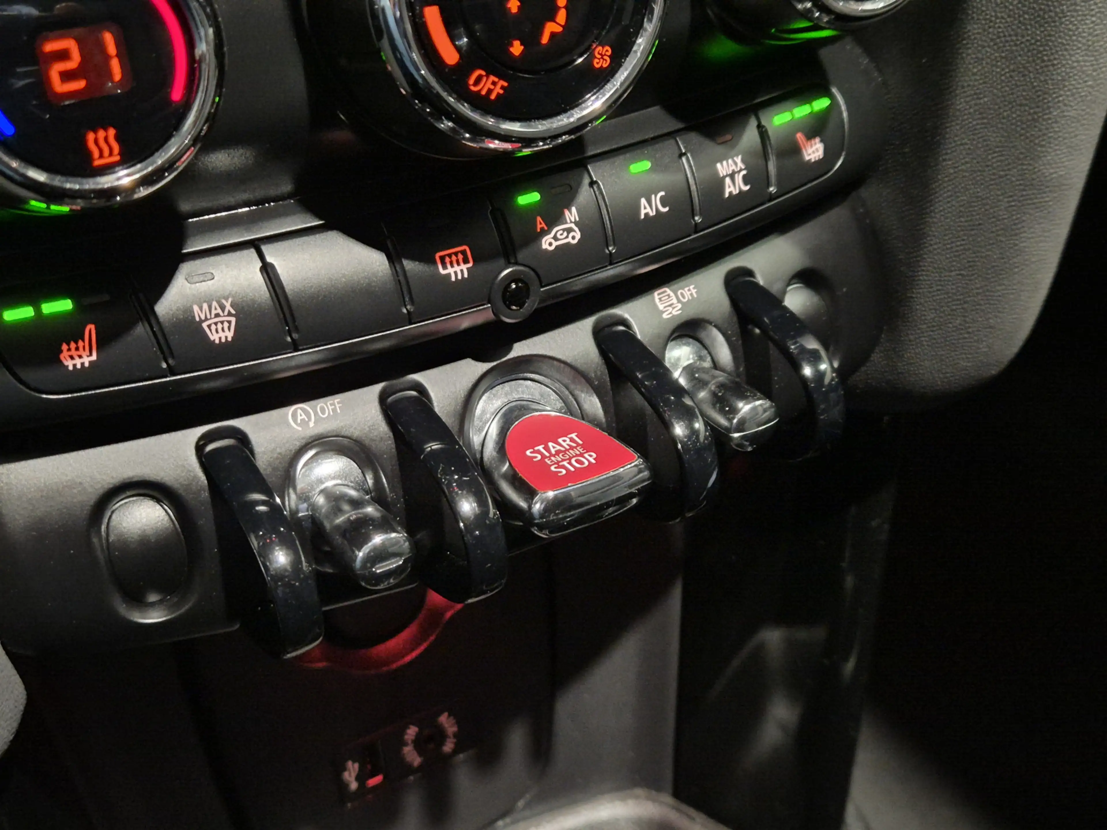 MINI Cooper S 3-Deurs 2.0 Panorama | LED | Navigatie | Cruise | — photo 29
