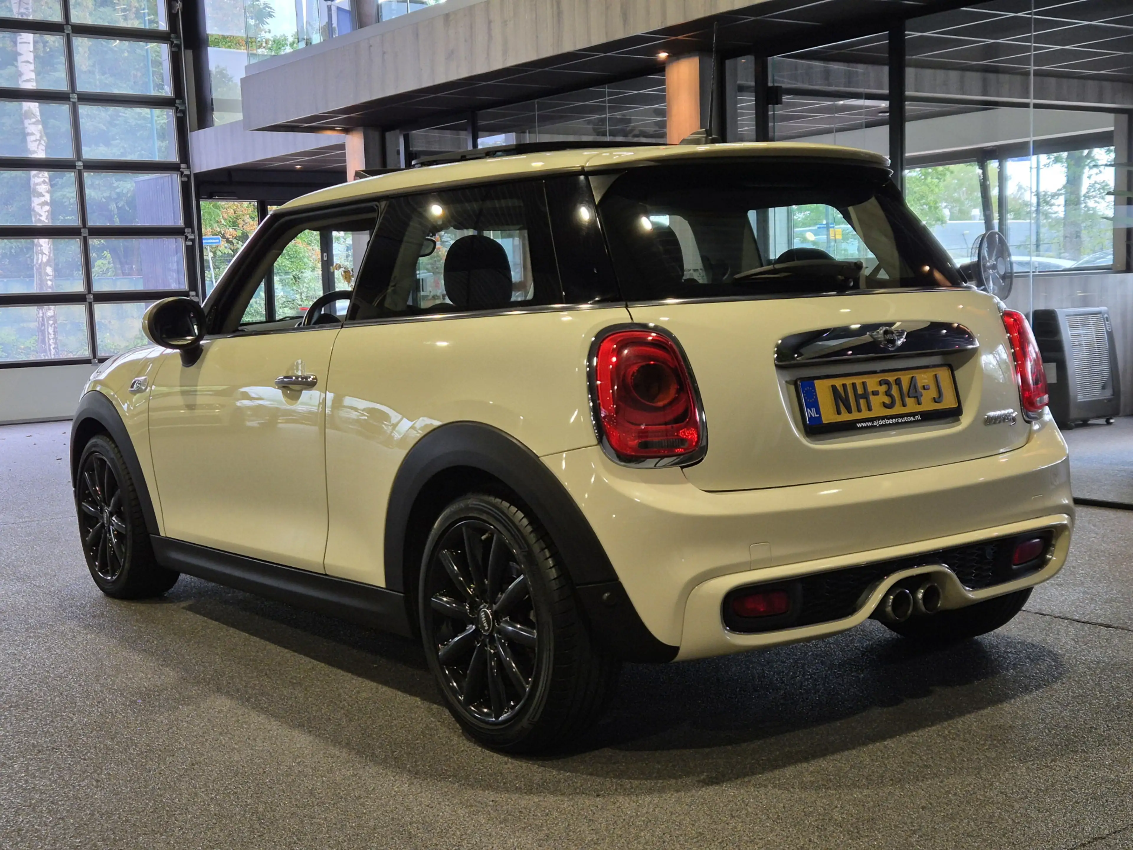 MINI Cooper S 3-Deurs 2.0 Panorama | LED | Navigatie | Cruise | — photo 2