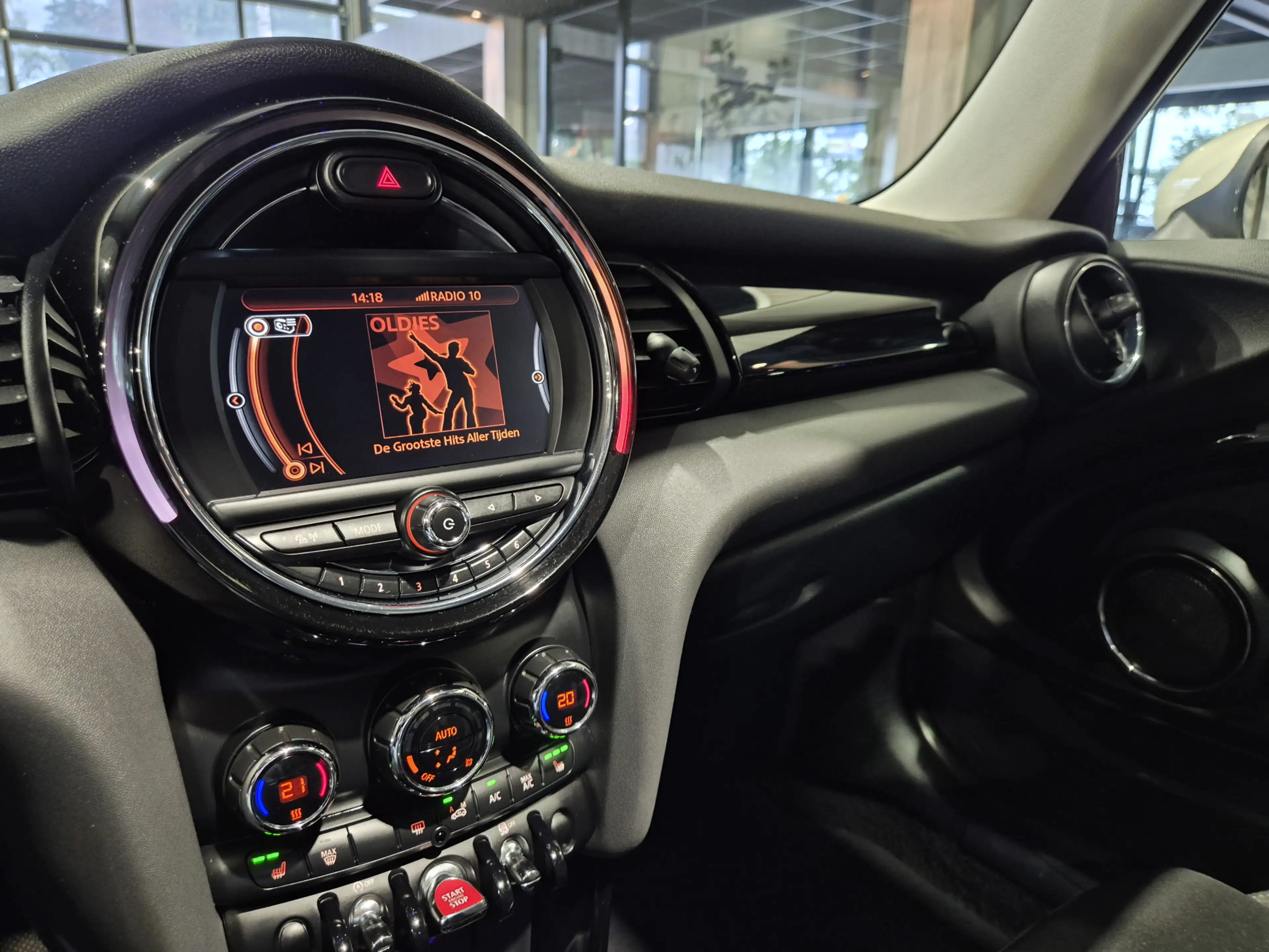 MINI Cooper S 3-Deurs 2.0 Panorama | LED | Navigatie | Cruise | — photo 8