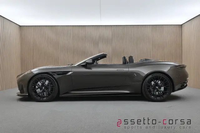 Aston Martin DB12 Volante *B&W*Carbon*Q Paint*980km*Mwst.