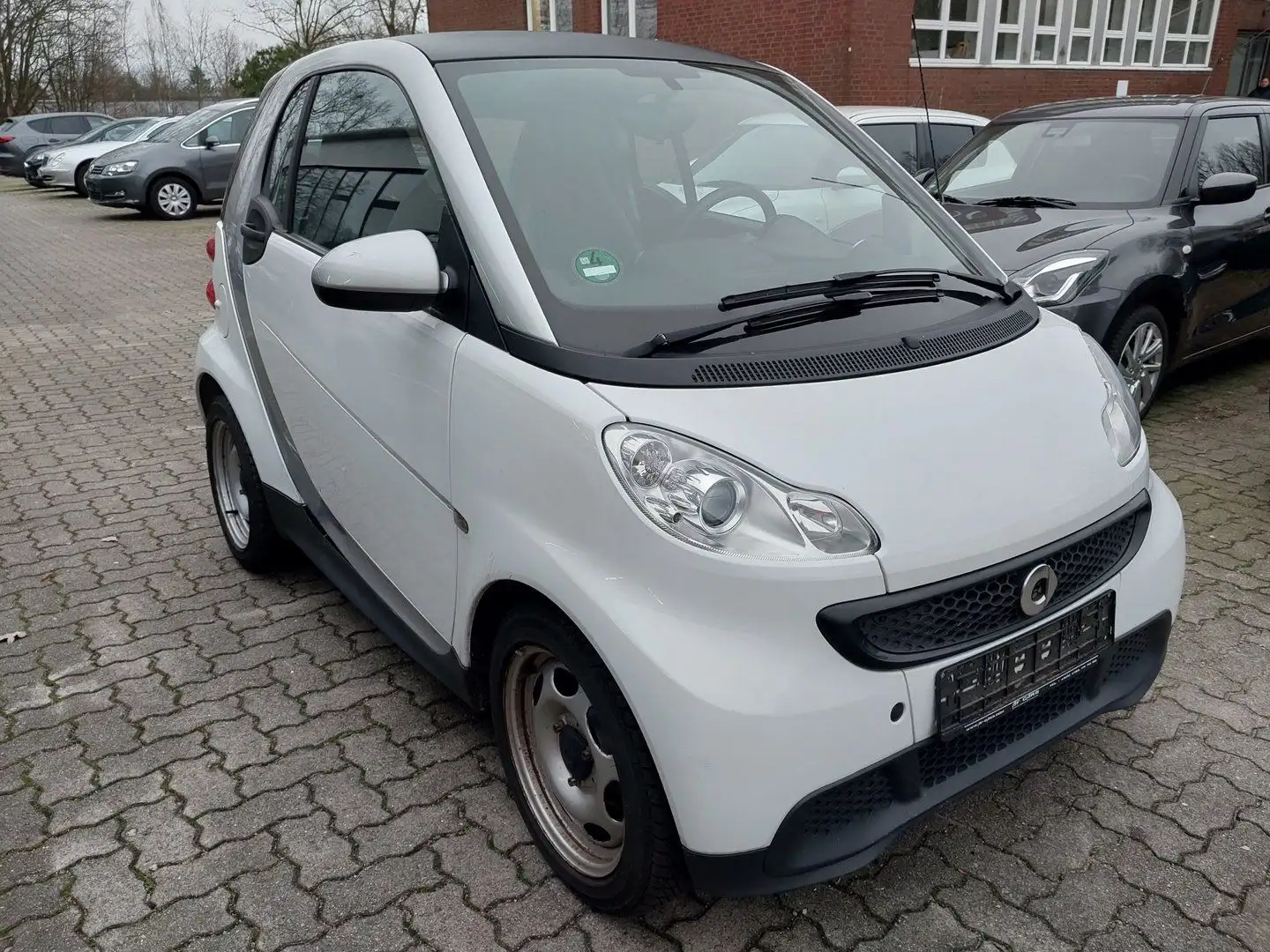smart forTwo fortwo coupe Micro Hybrid Drive 45kW Weiß - 2