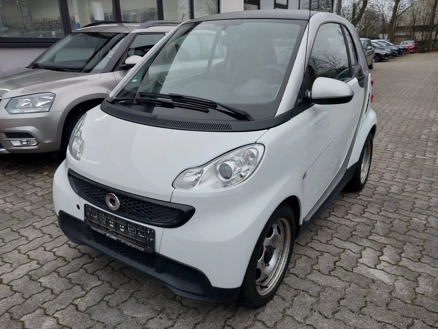 smart forTwo fortwo coupe Micro Hybrid Drive 45kW Weiß - 1
