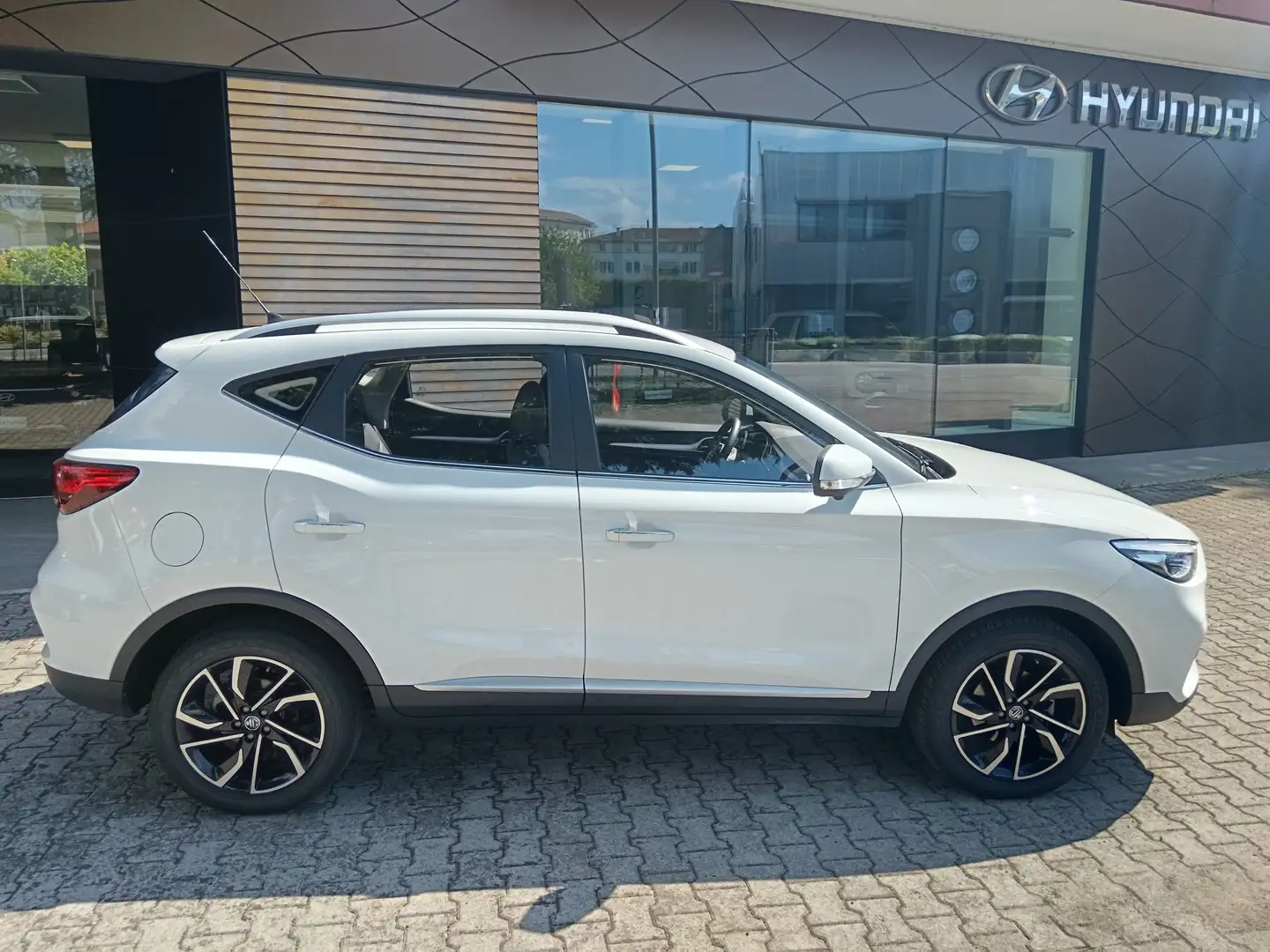 MG ZS ZS 2021 1.5 Luxury Wit - 2