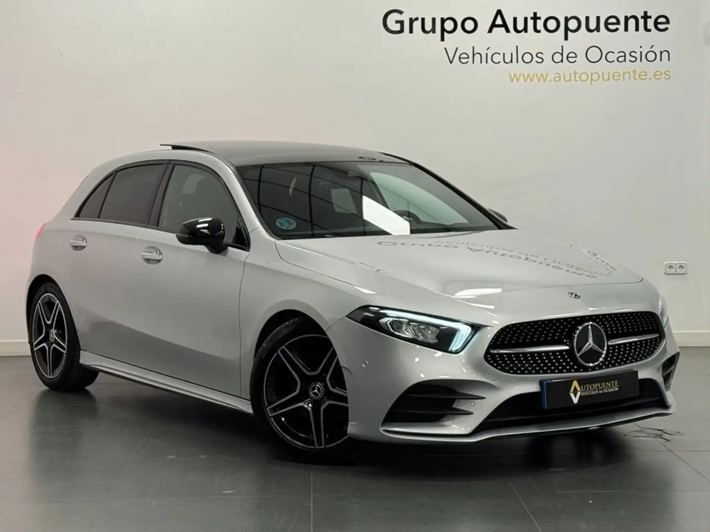 Mercedes-Benz A 45 AMG Plateado - 1