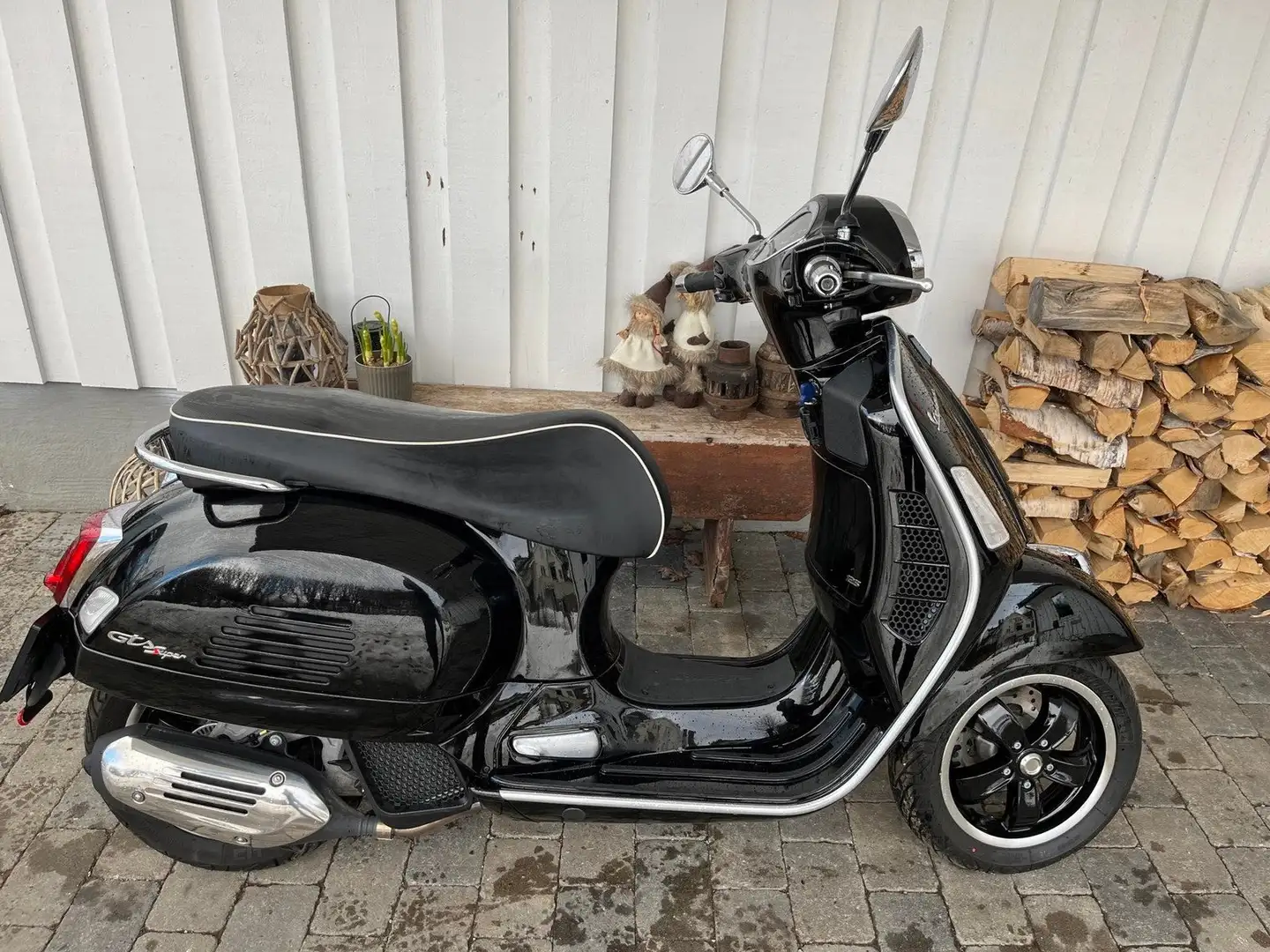 Vespa GTS 125 Zwart - 2