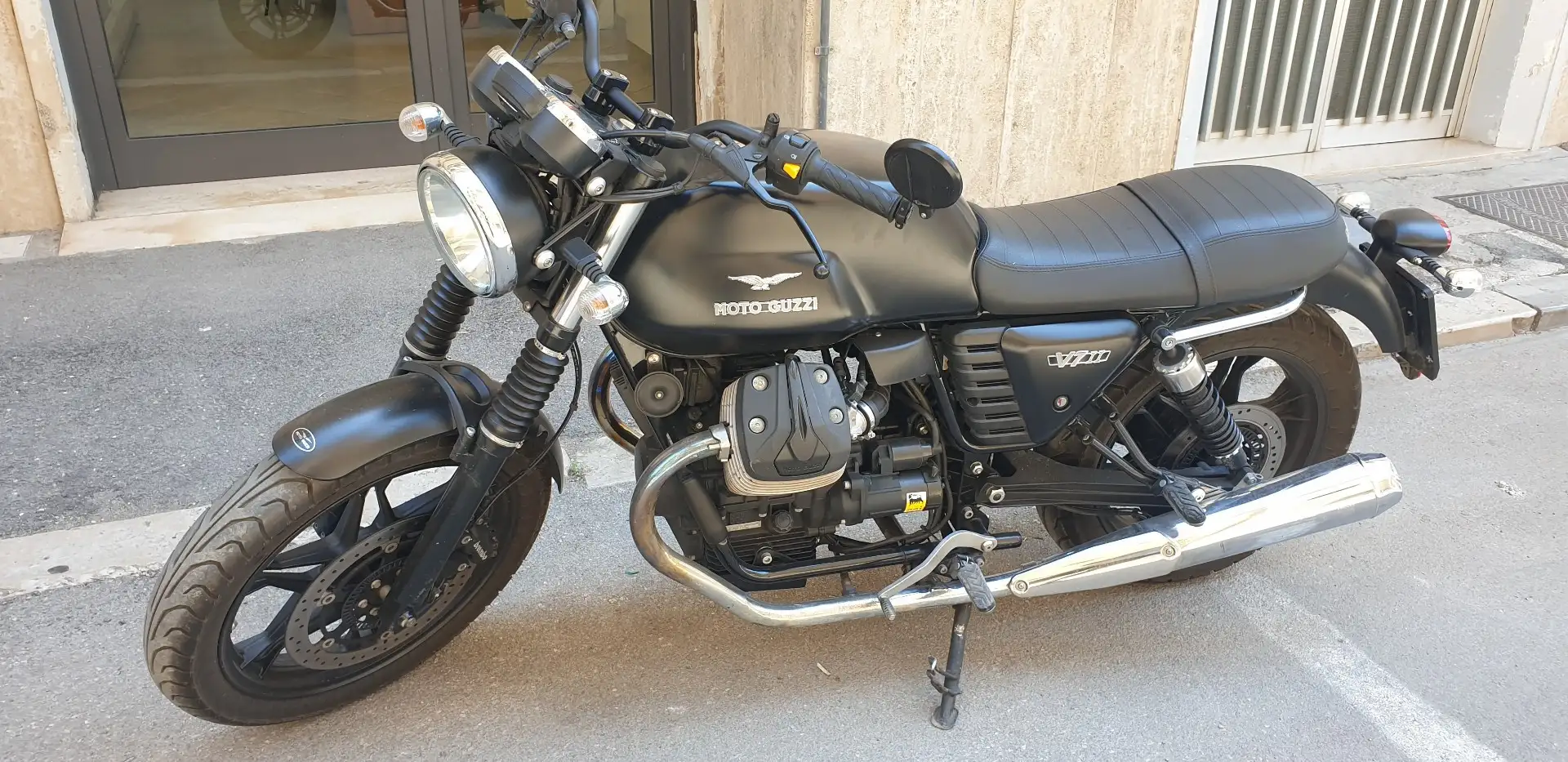 Moto Guzzi V 7 Stone II Nero - 2