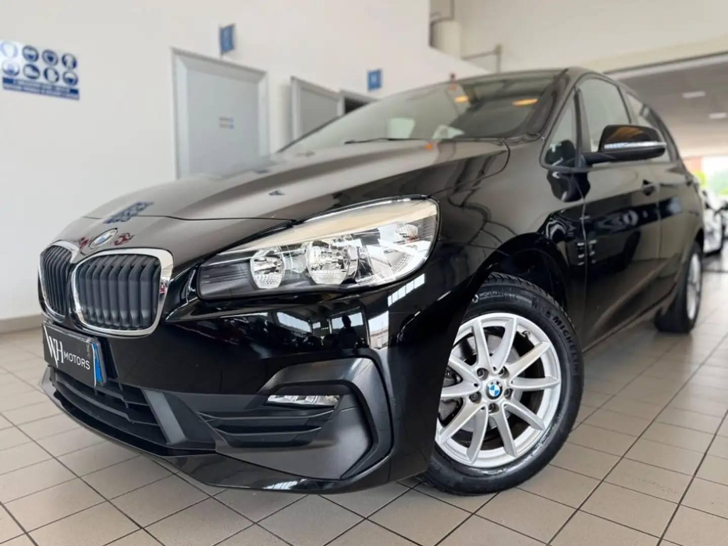 BMW 216 d Active Tourer Business //SERVICE BMW/ Černá - 1