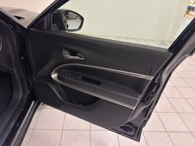 Jeep Avenger view 10