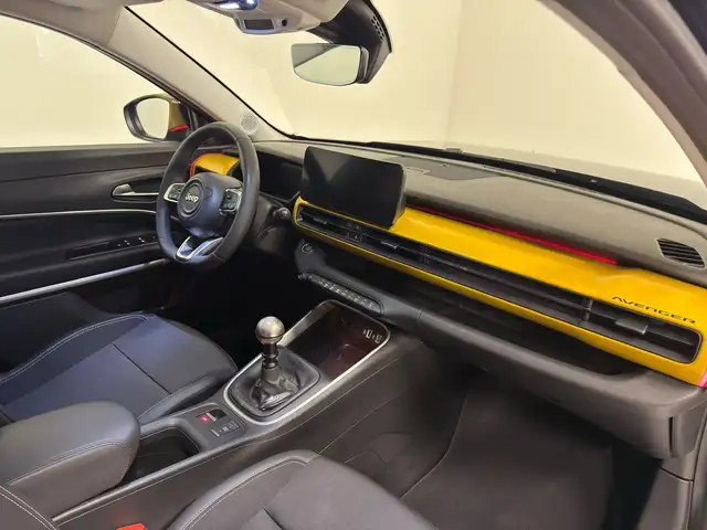 Jeep Avenger view 11