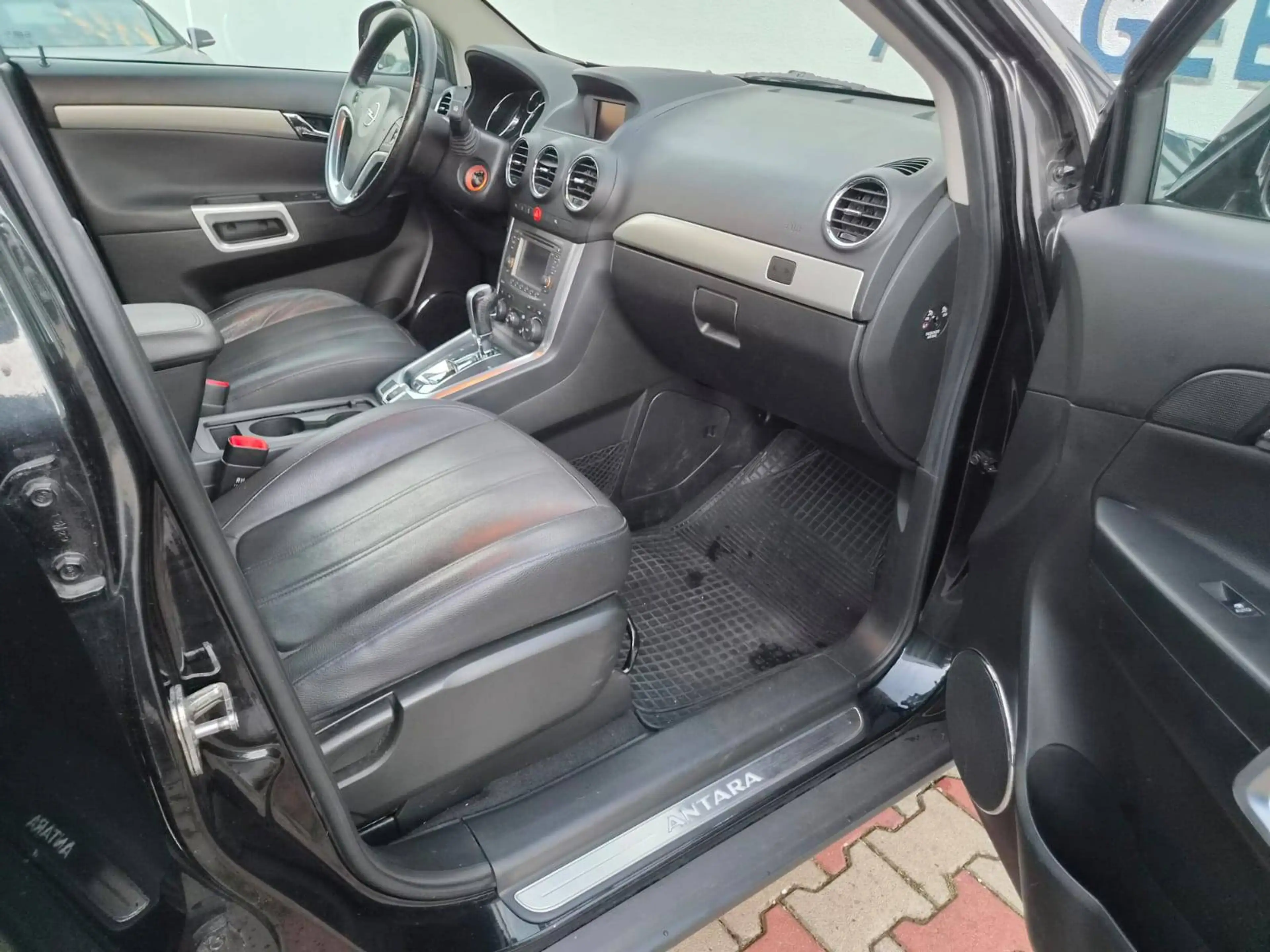 Opel Antara Cosmo 4x4 — photo 12