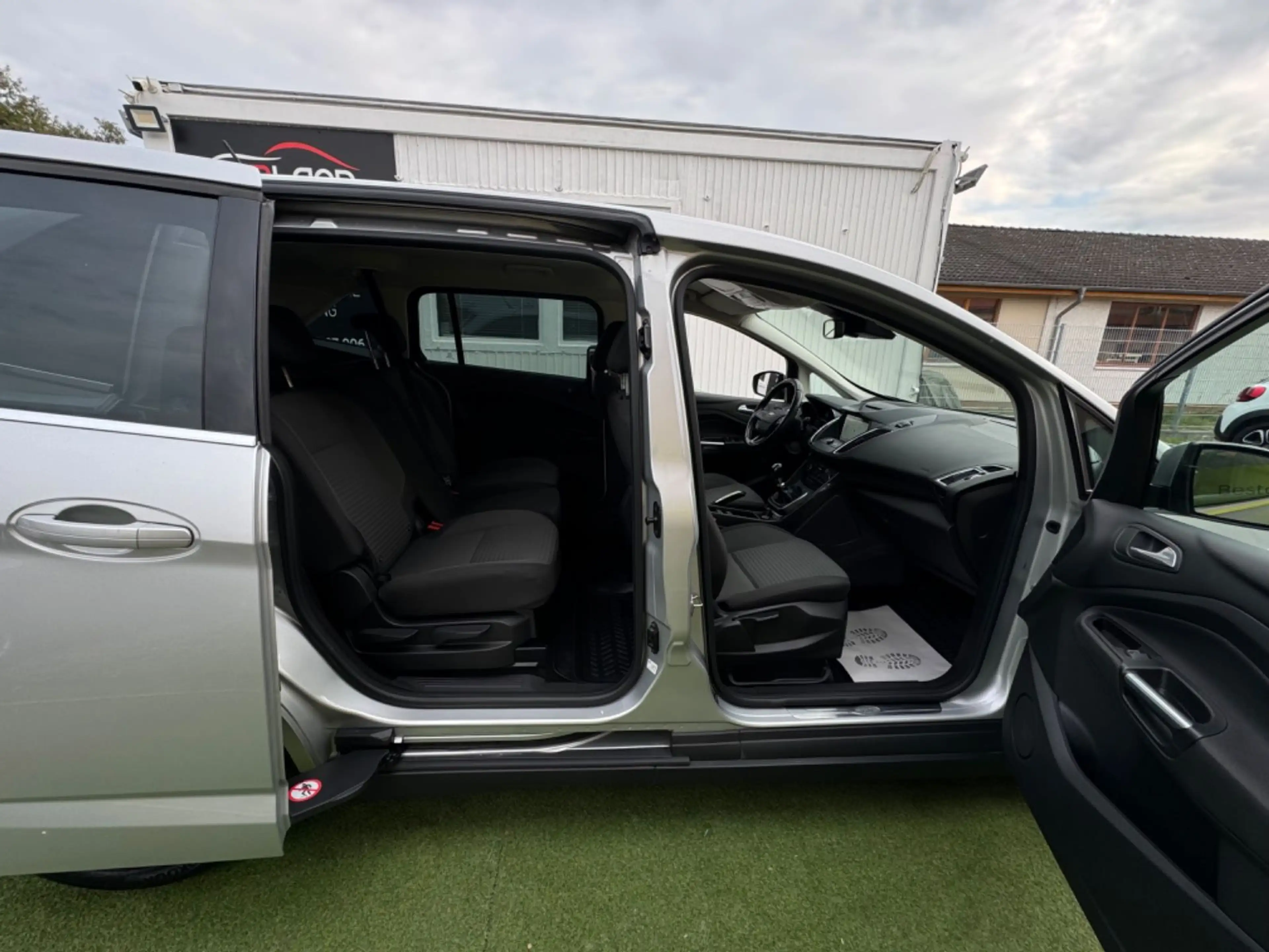 Ford Grand C-Max Grand C-MAX Titanium -7Sitze-99tkm! — photo 13