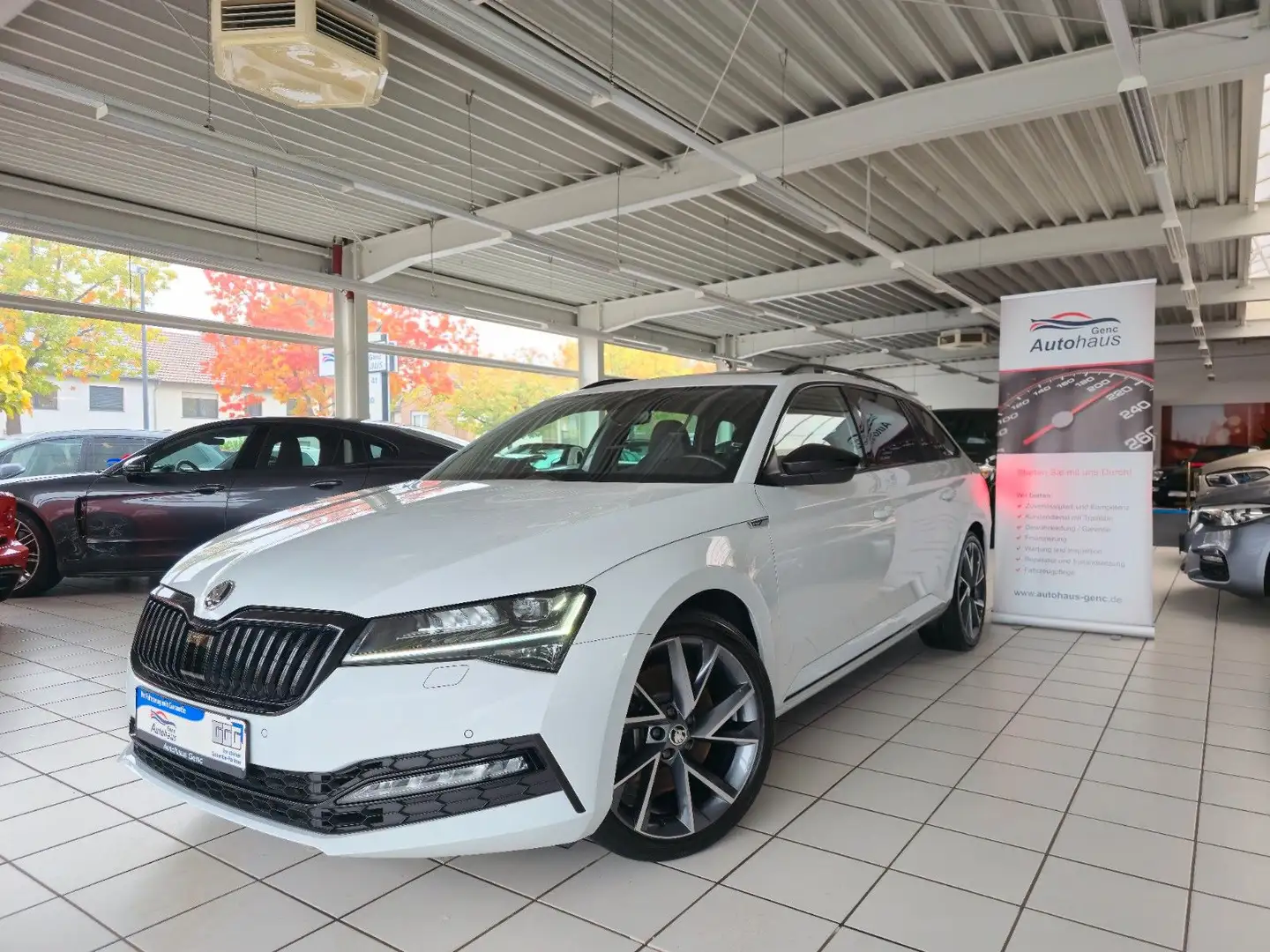 Skoda Superb Combi Sportline 4x4 Panorama LED Kamera Weiß - 1