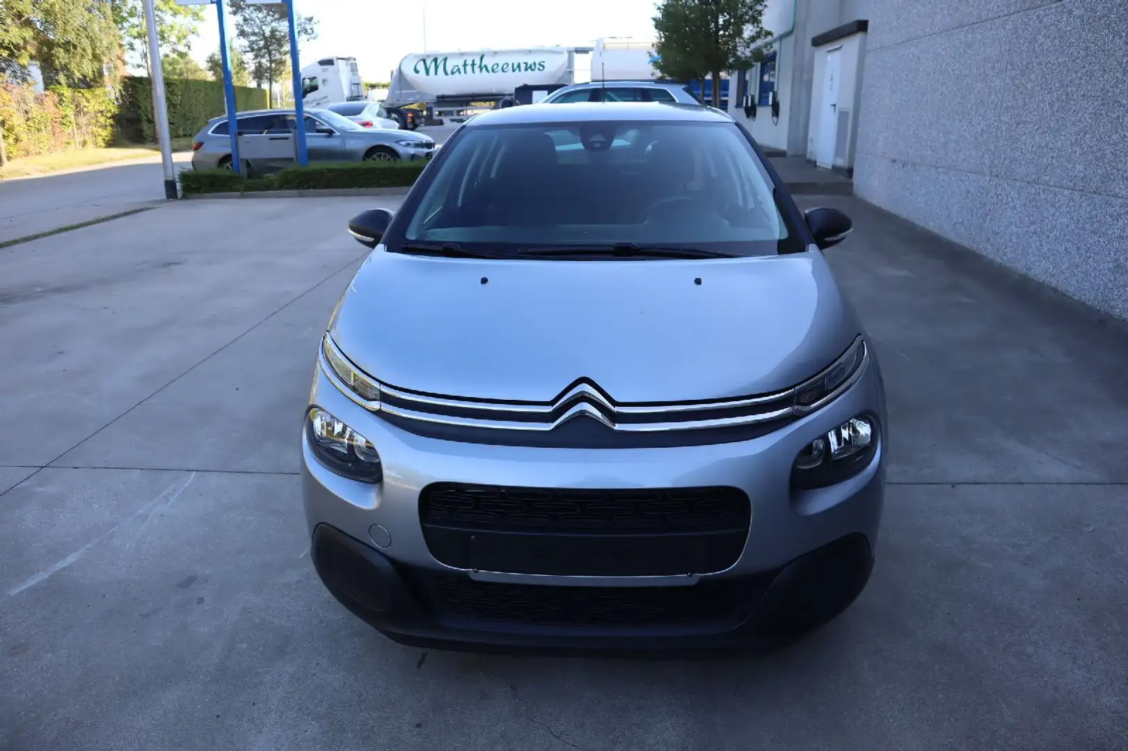 Citroen C3 1.2 Benz Grijs - 2
