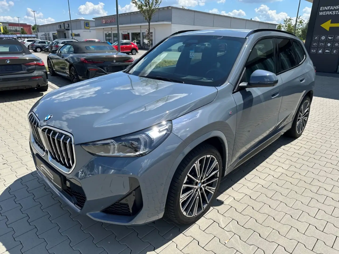 BMW X1 xDri.23d MSport Inno.+Comf.+Trav.-Pak.AHK 360° Grau - 1