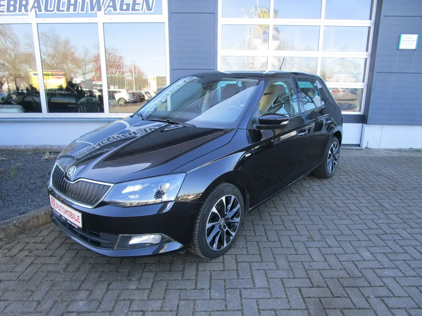 Skoda Fabia Drive 125 Schwarz - 1