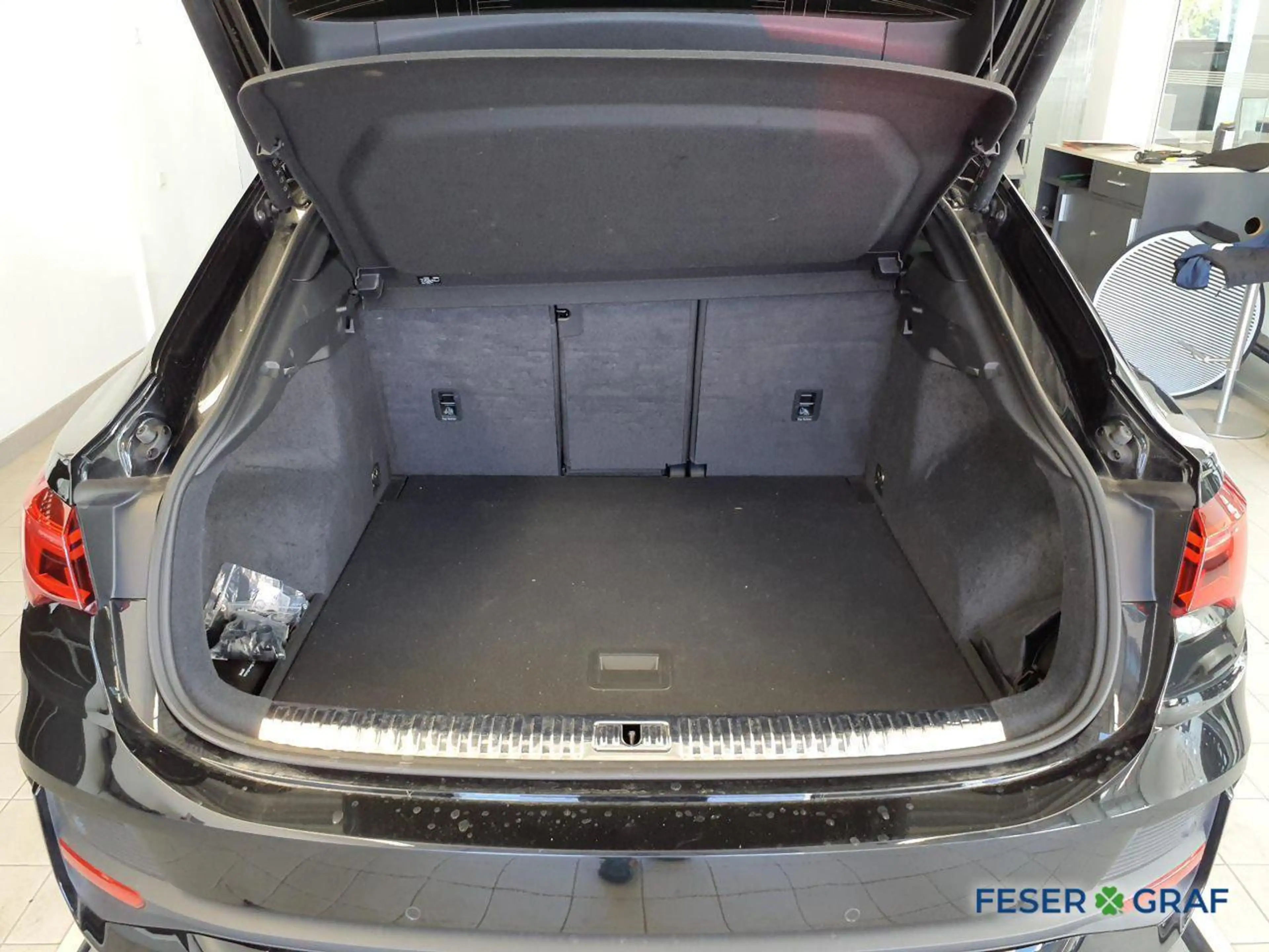 Audi Q3 Sportback S line 40 TFSI Pano Keyless RFK LED — photo 9