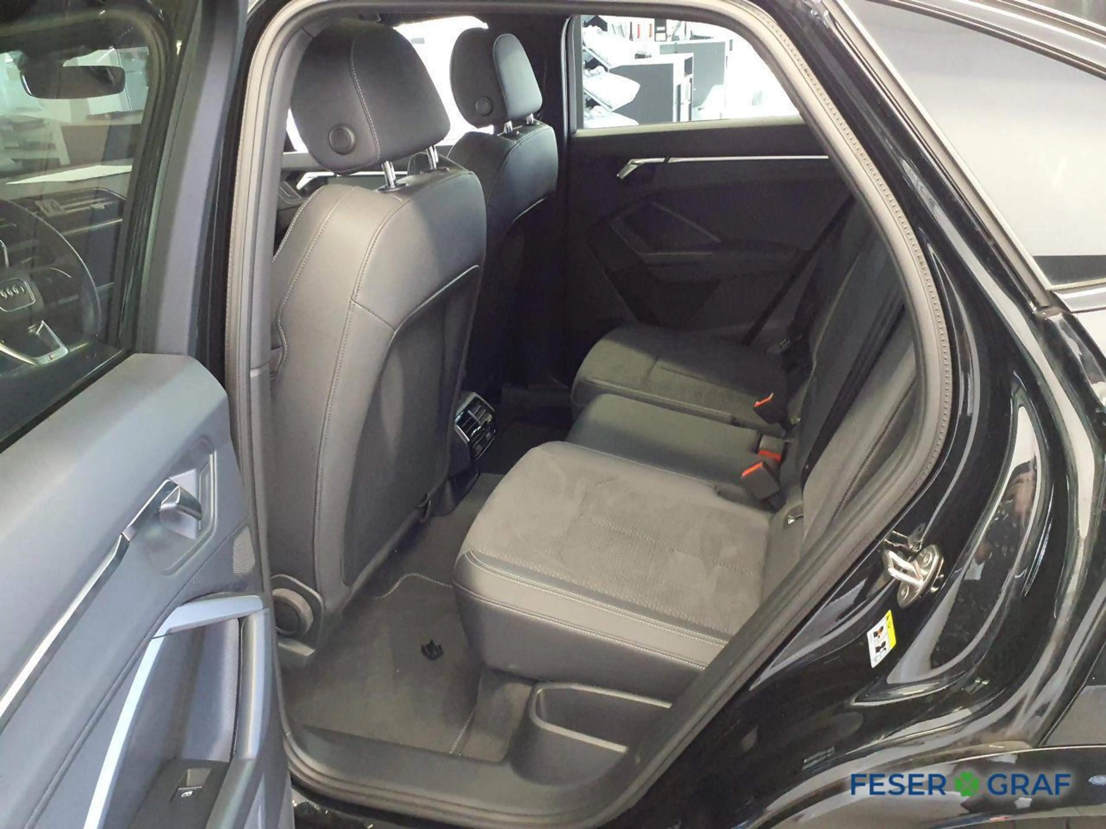 Audi Q3 Sportback S line 40 TFSI Pano Keyless RFK LED — photo 8
