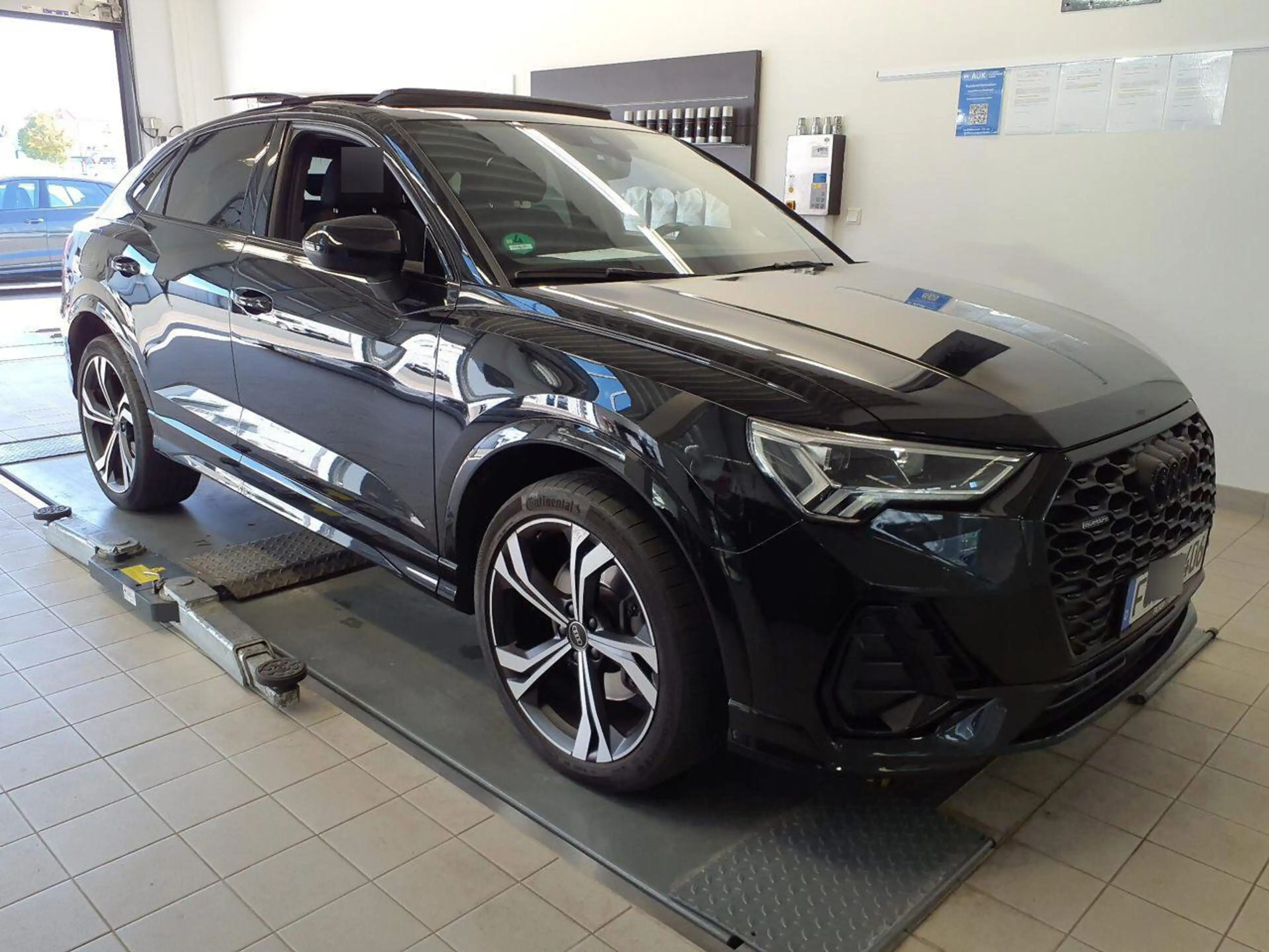 Audi Q3 Sportback S line 40 TFSI Pano Keyless RFK LED — photo 10