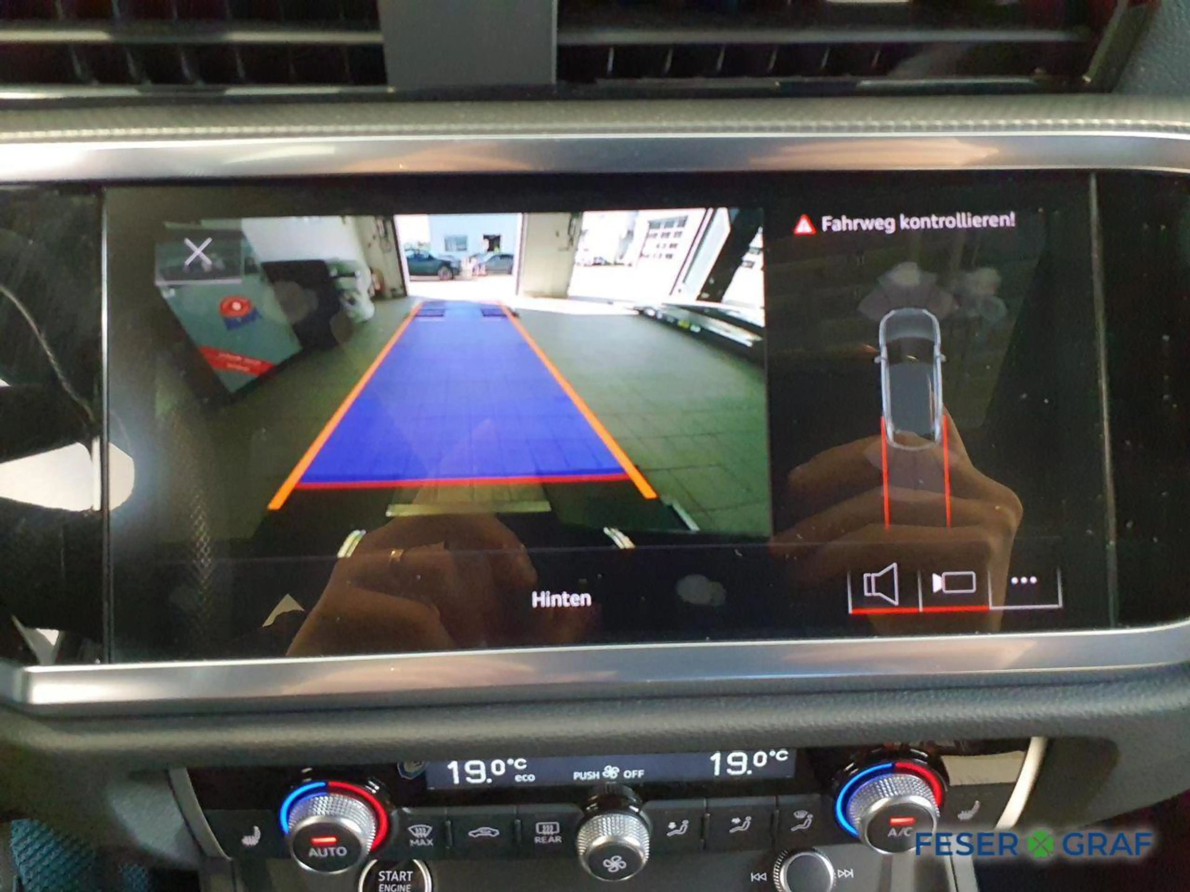 Audi Q3 Sportback S line 40 TFSI Pano Keyless RFK LED — photo 6