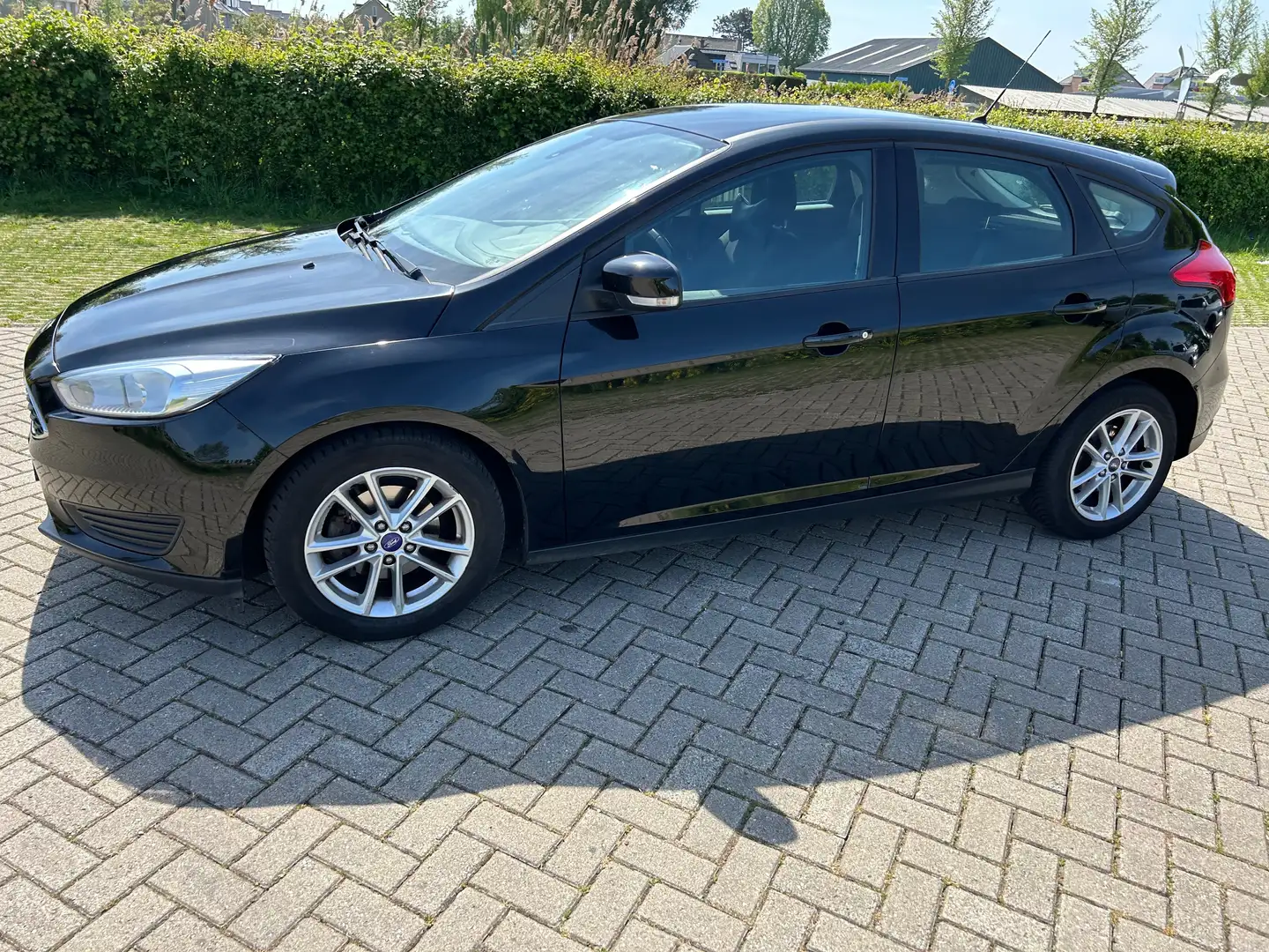 Ford Focus Focus 1.0 Trend Edition Zwart - 1