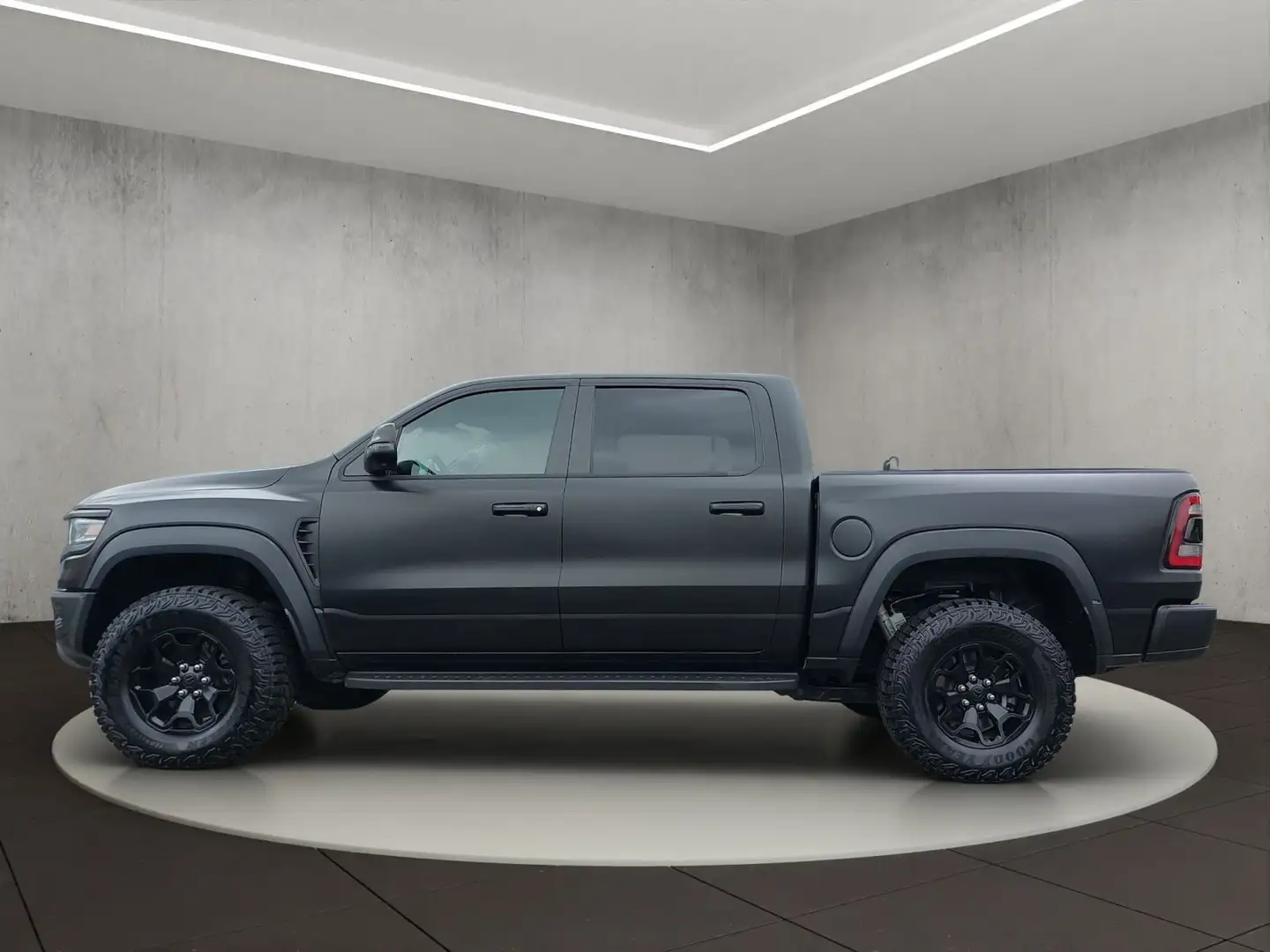 Dodge RAM Ram 1500 TRX 6.2 l V8 Hemi Superchar Schwarz - 2