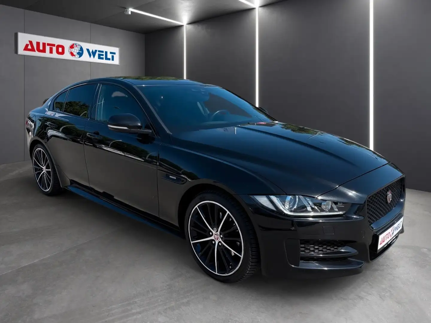 Jaguar XE R-Sport 20t AT Bi-Xenon Navi 360°-Cam ACC Schwarz - 2