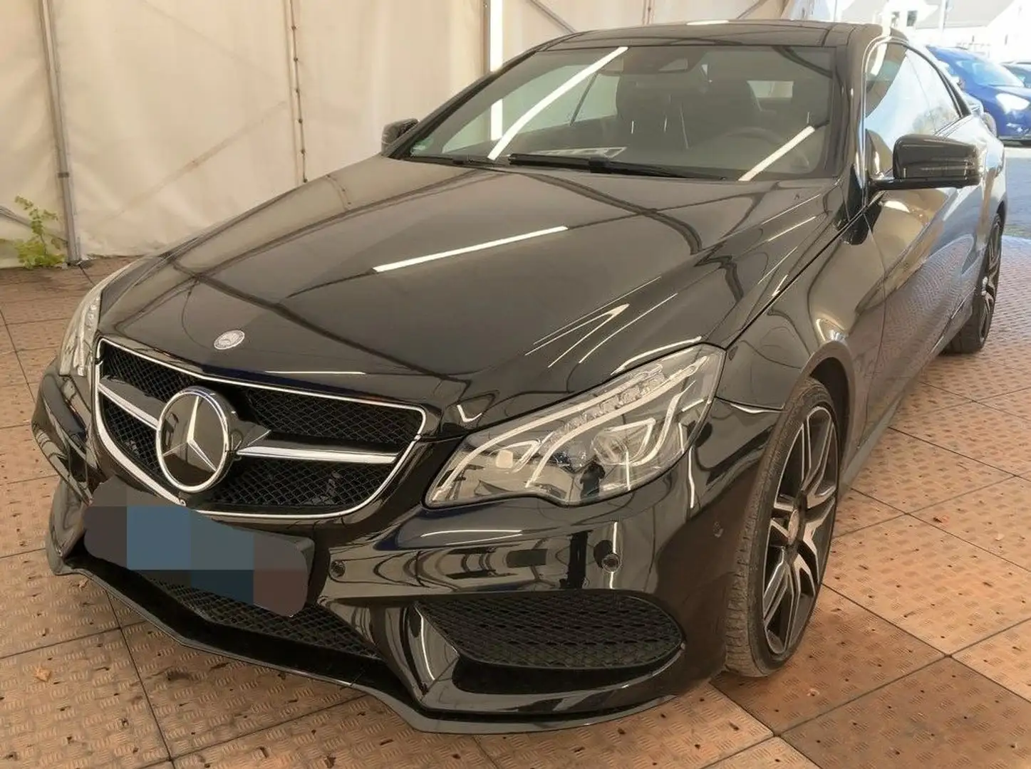 Mercedes-Benz E 350 4M Coupé AMG V6 *Performance*Keyless*360° Zwart - 1