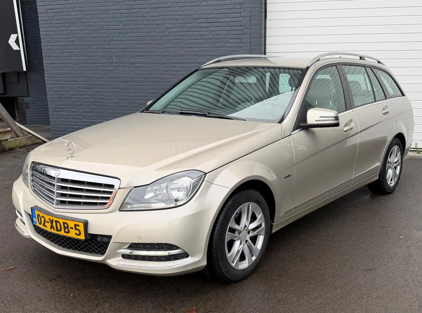 Mercedes-Benz C 220 Estate CDI Business Class Avantgarde NAVI/CRUISE/L Beige - 2