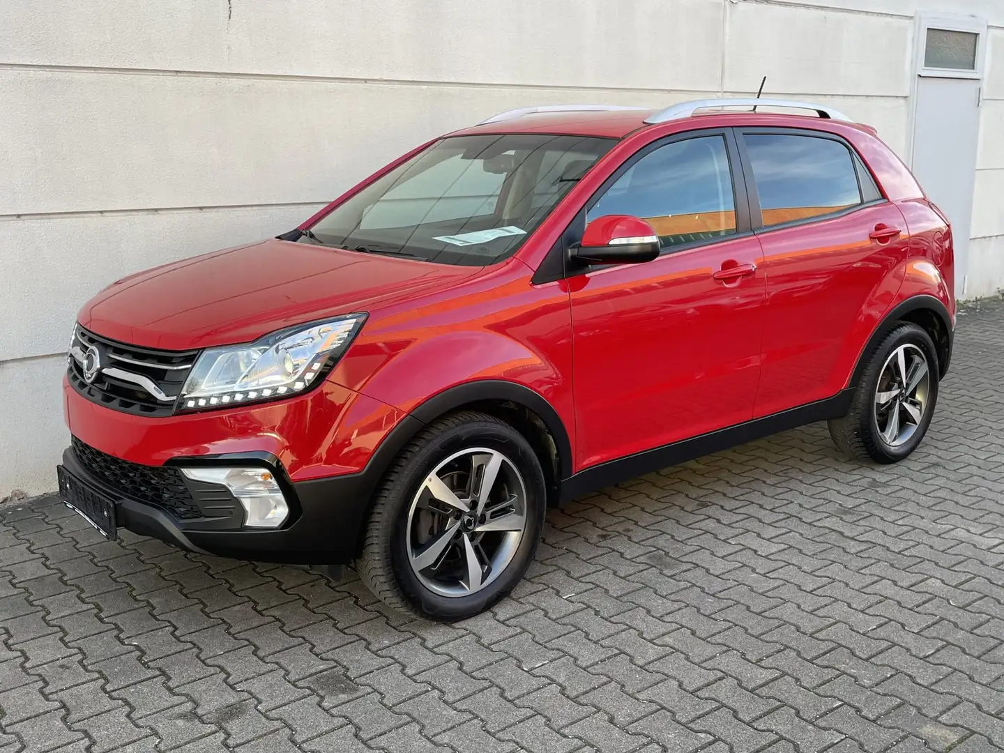 SsangYong Korando 2.2 E-XDI 2WD AT Sapphire AHK Rkam Shz Nav Leder Rot - 2