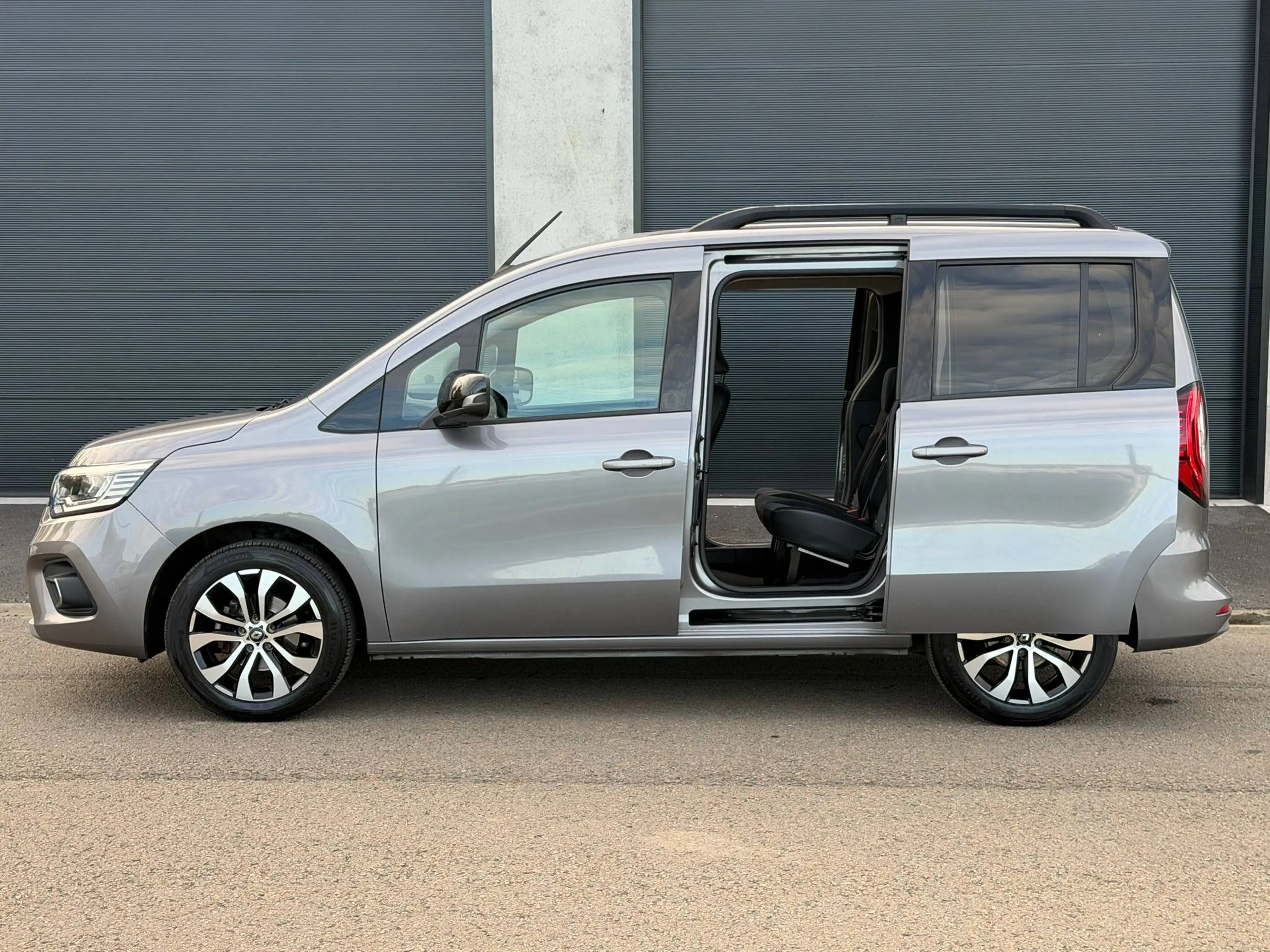 Renault Kangoo 1.3 TCe XTREME FULL LED/Navi/2 Portes Lat./GAR12 Mois — photo 7