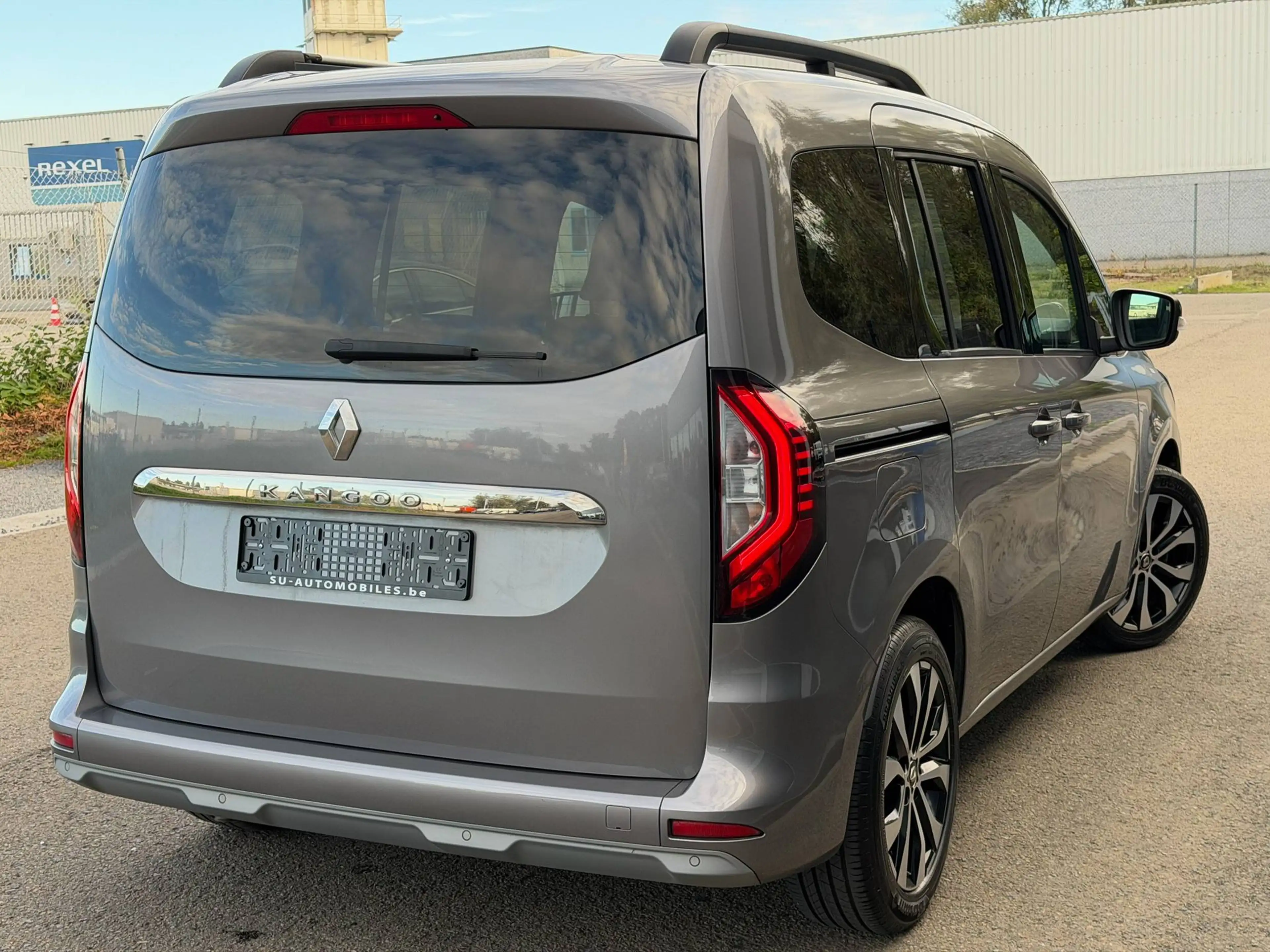 Renault Kangoo 1.3 TCe XTREME FULL LED/Navi/2 Portes Lat./GAR12 Mois — photo 4