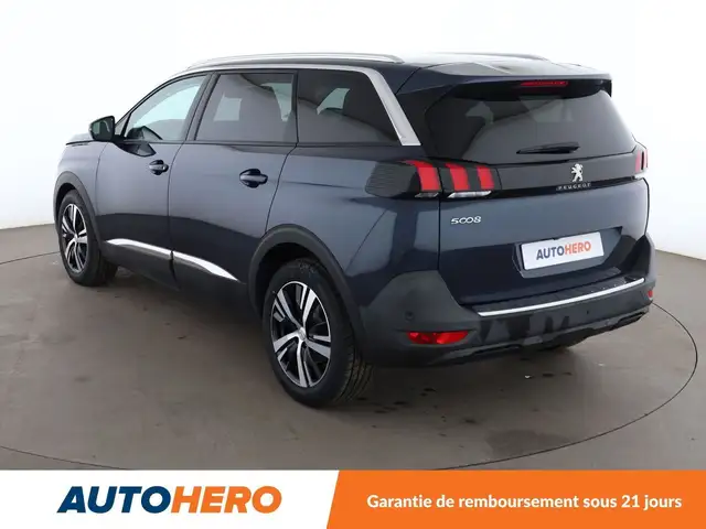 Peugeot 5008 view 4