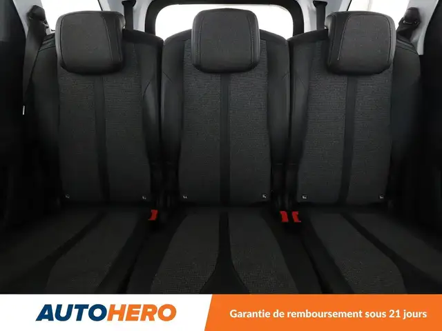 Peugeot 5008 view 17