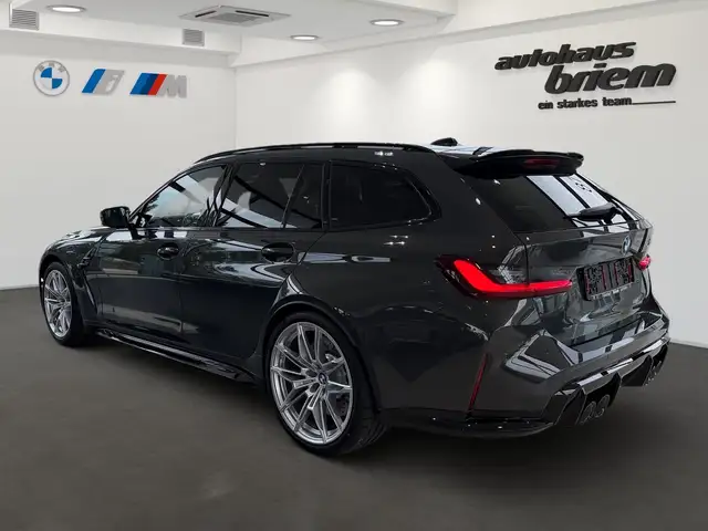 BMW M3 view 4