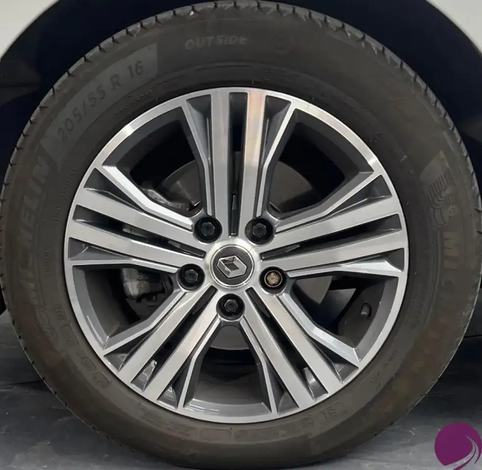 Renault Megane Berline — photo 19