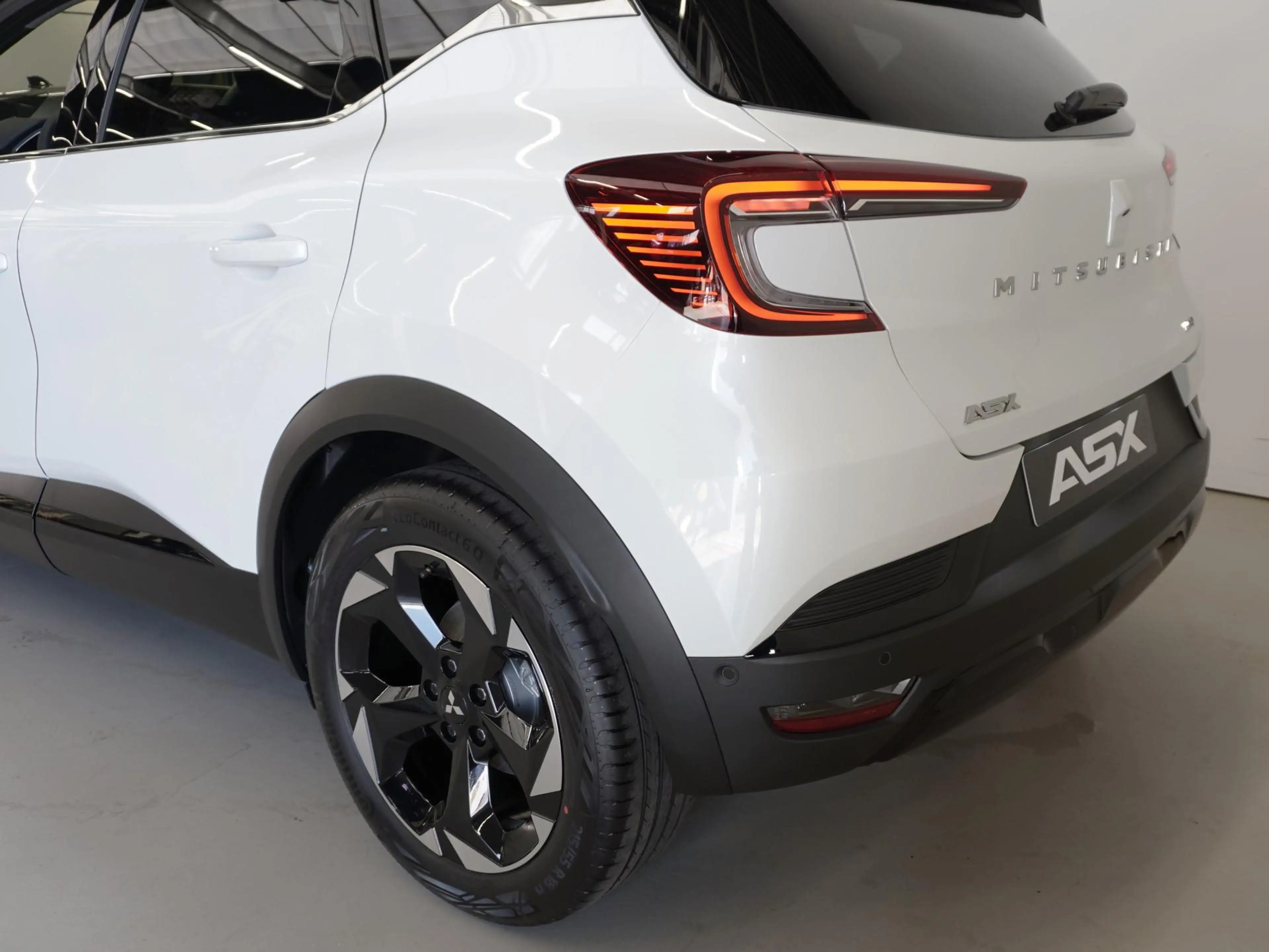 Mitsubishi ASX 1.8 HEV AT Executive | Google connect | Direct lev — photo 3