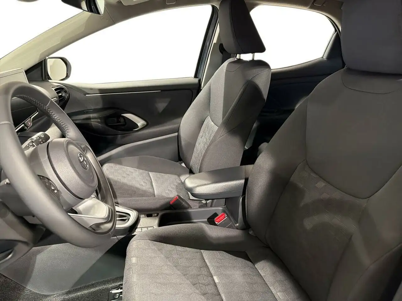 Toyota Yaris 2026 — фото 10