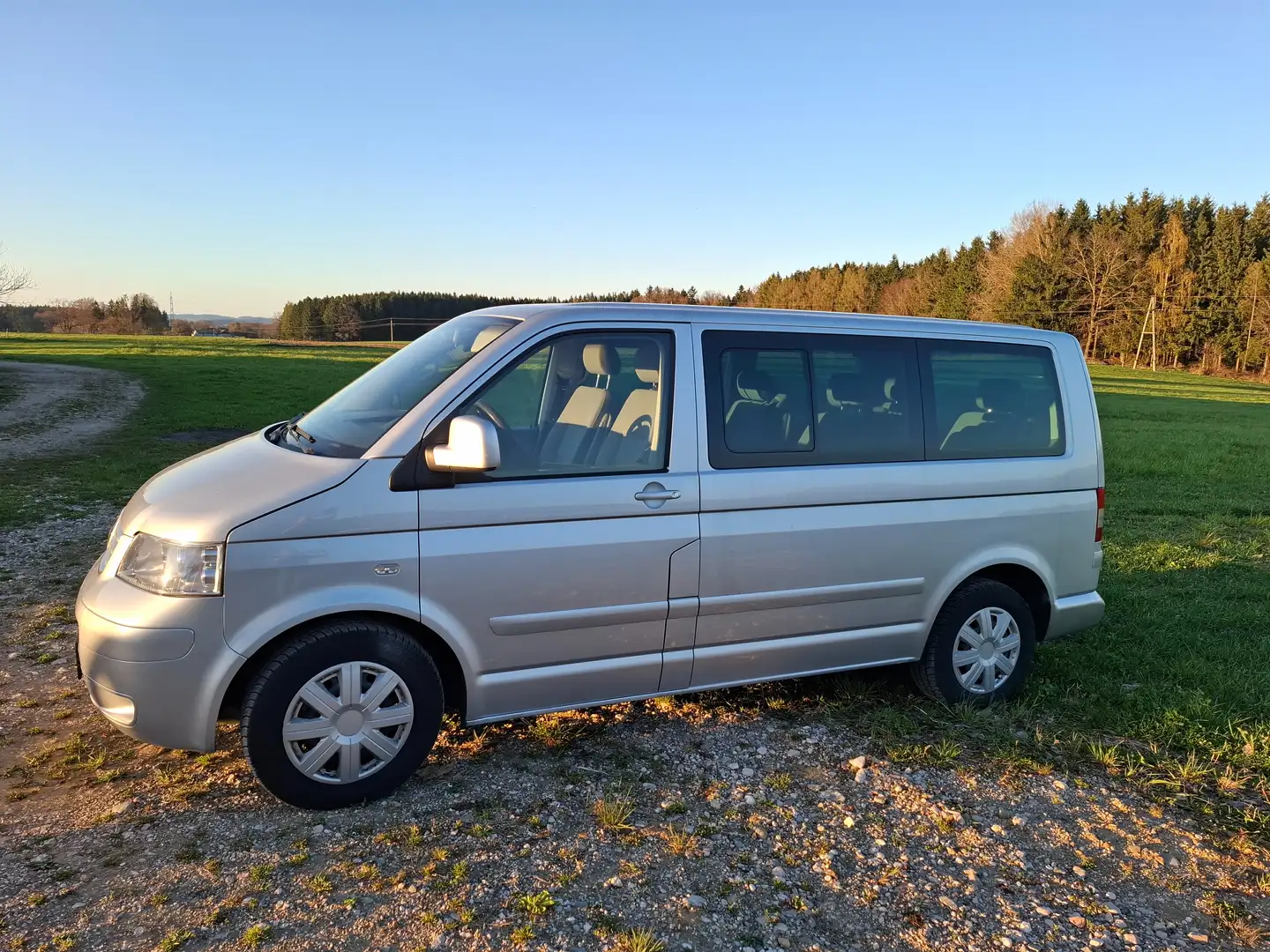 Volkswagen T5 Multivan Multivan Trendline 1,9 TDI Trendline Silber - 1