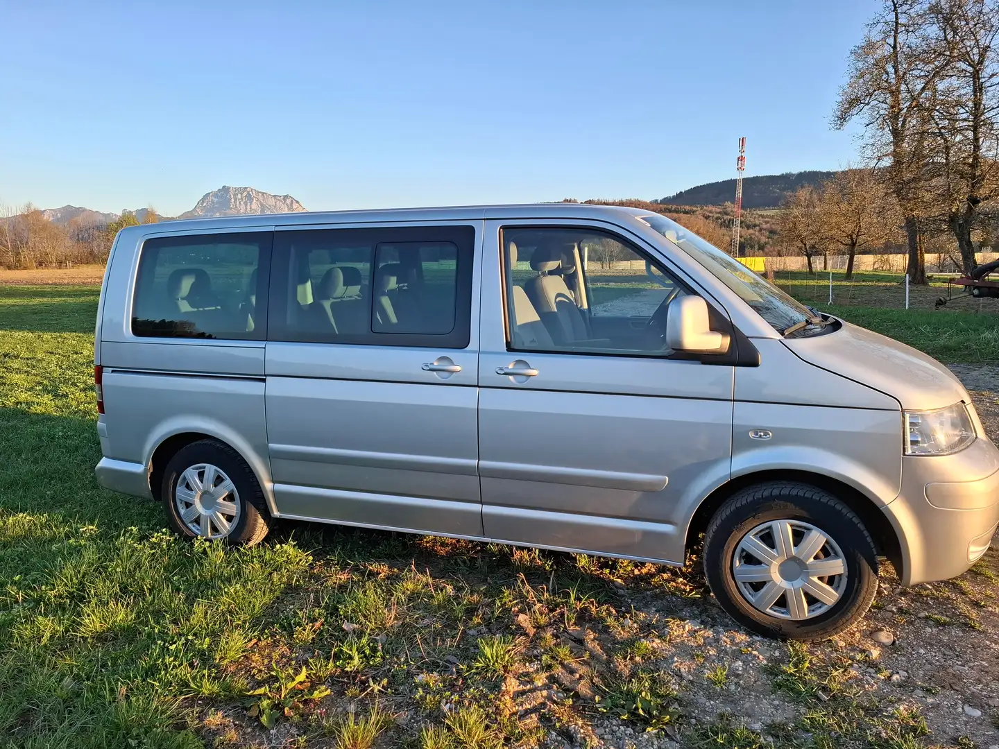 Volkswagen T5 Multivan Multivan Trendline 1,9 TDI Trendline Silber - 2